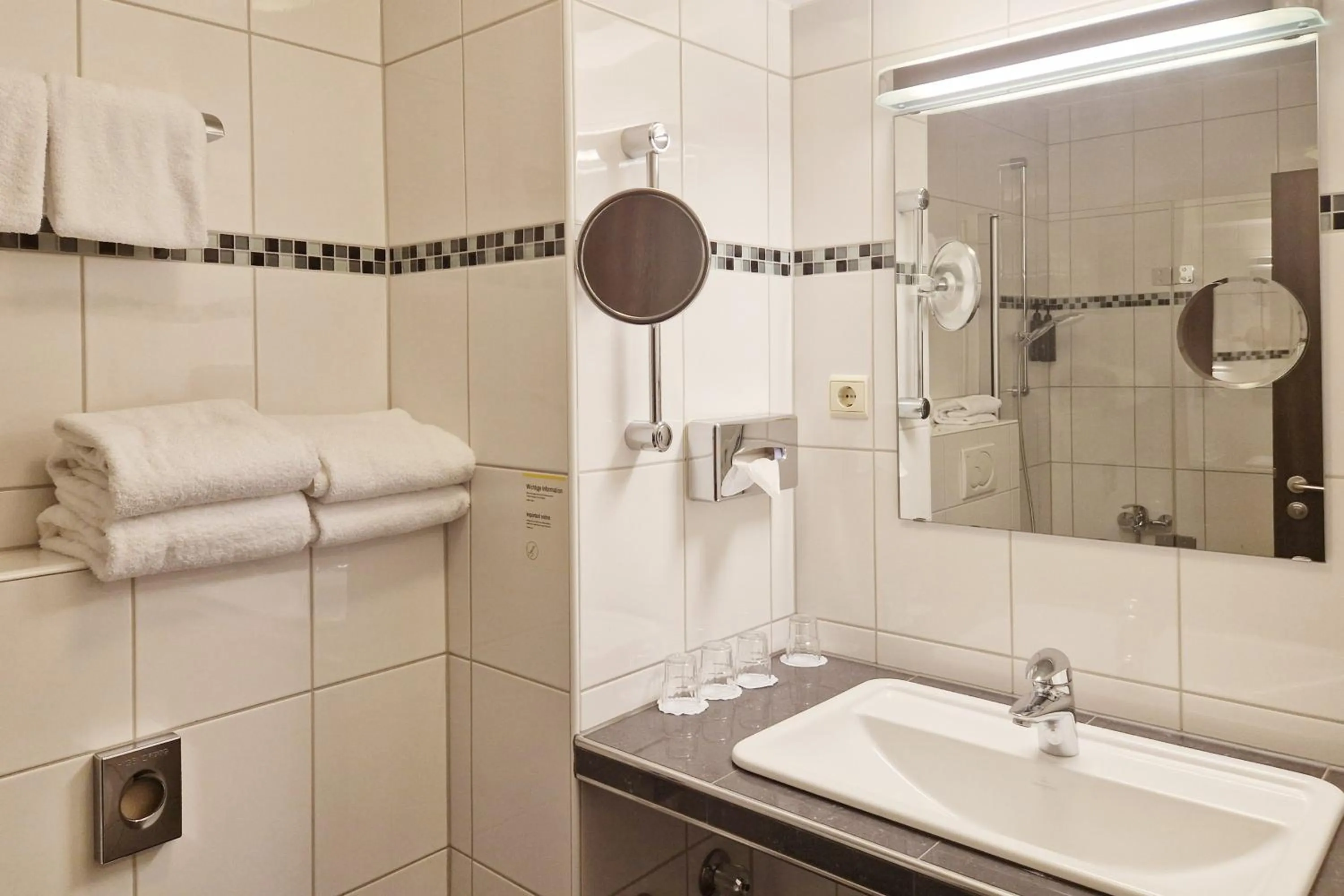 Photo of the whole room in Garner Hotel Bochum by IHG