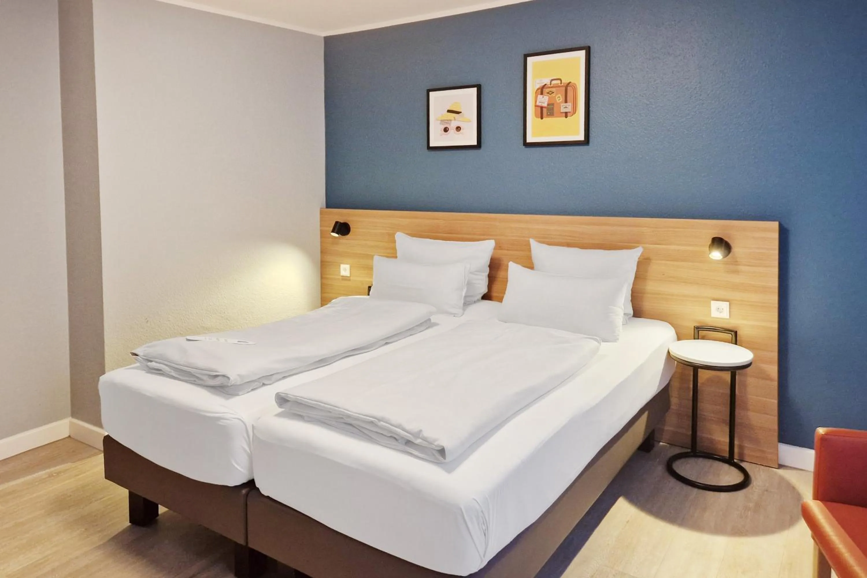 Photo of the whole room, Bed in Garner Hotel Bochum by IHG