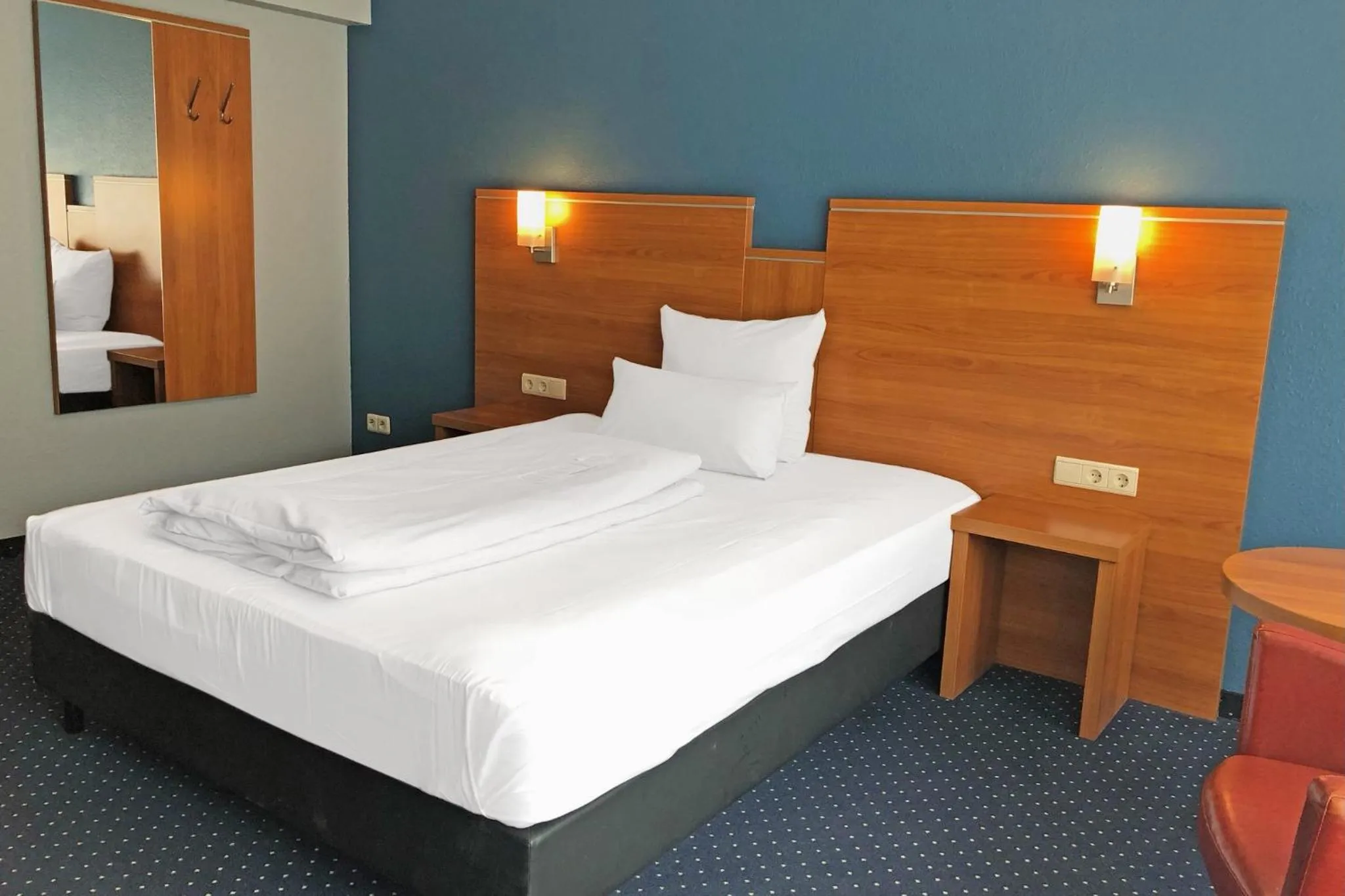Photo of the whole room, Bed in Garner Hotel Bochum by IHG