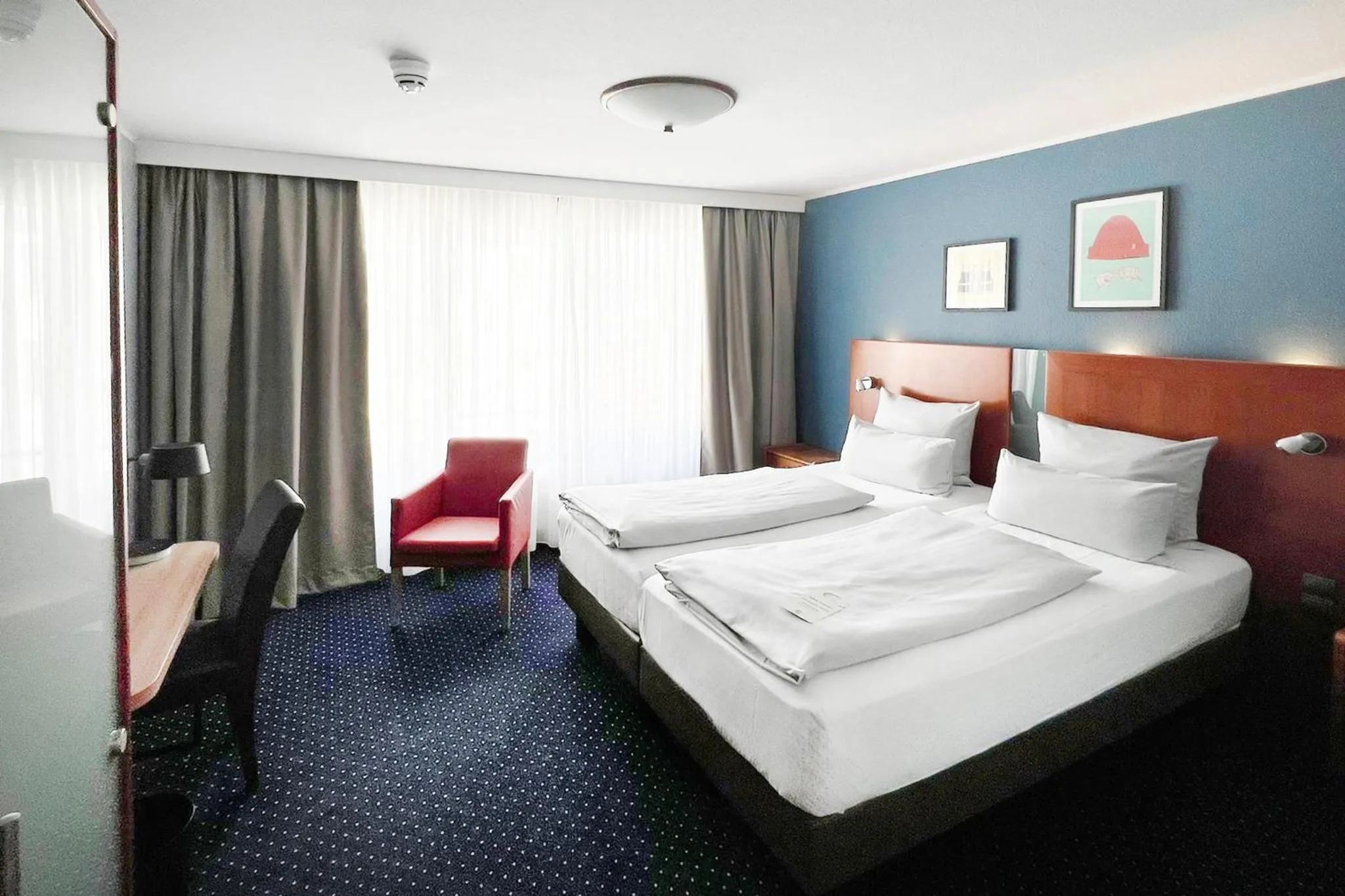Photo of the whole room, Bed in Garner Hotel Bochum by IHG