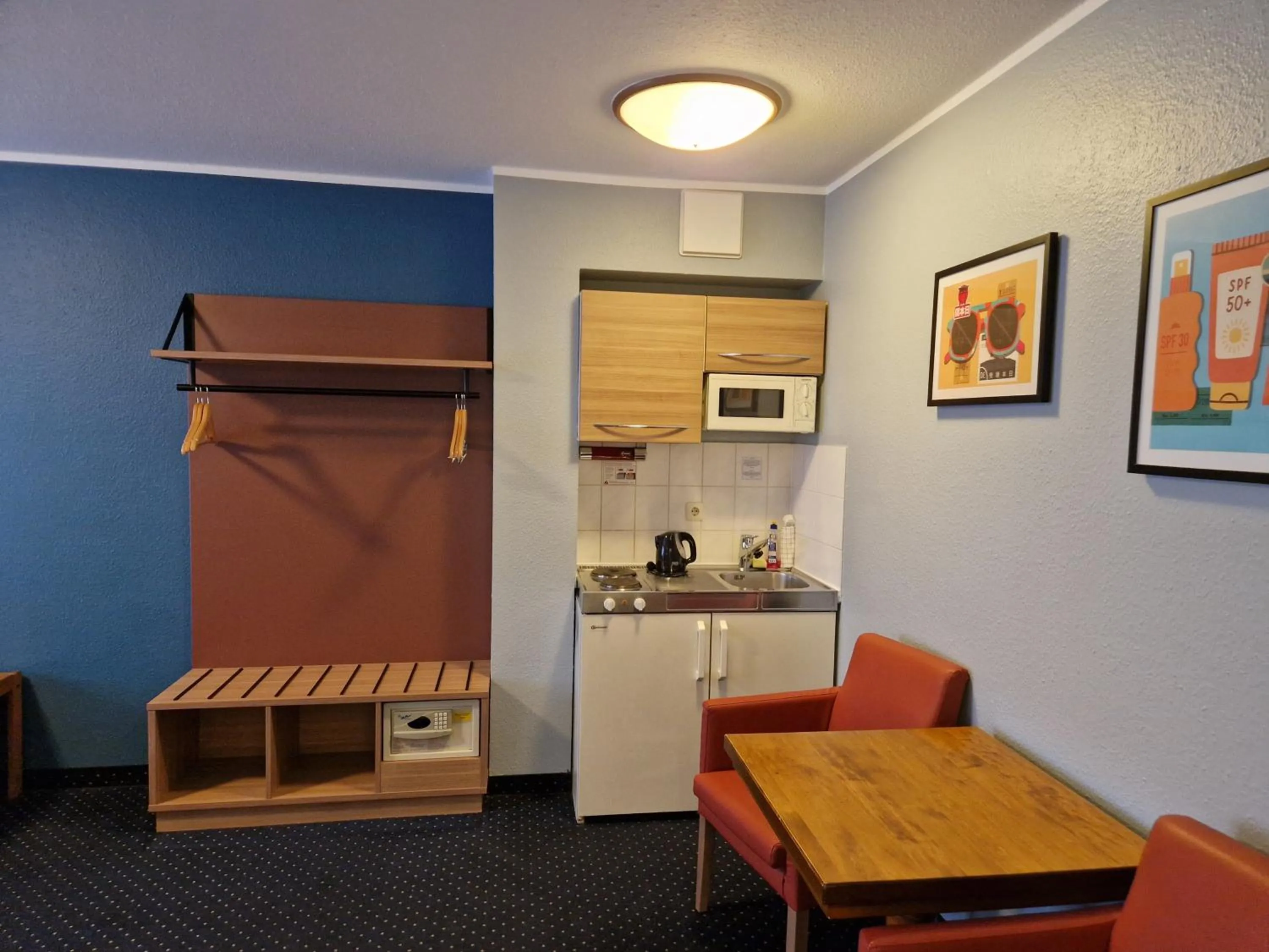 Photo of the whole room in Garner Hotel Bochum by IHG