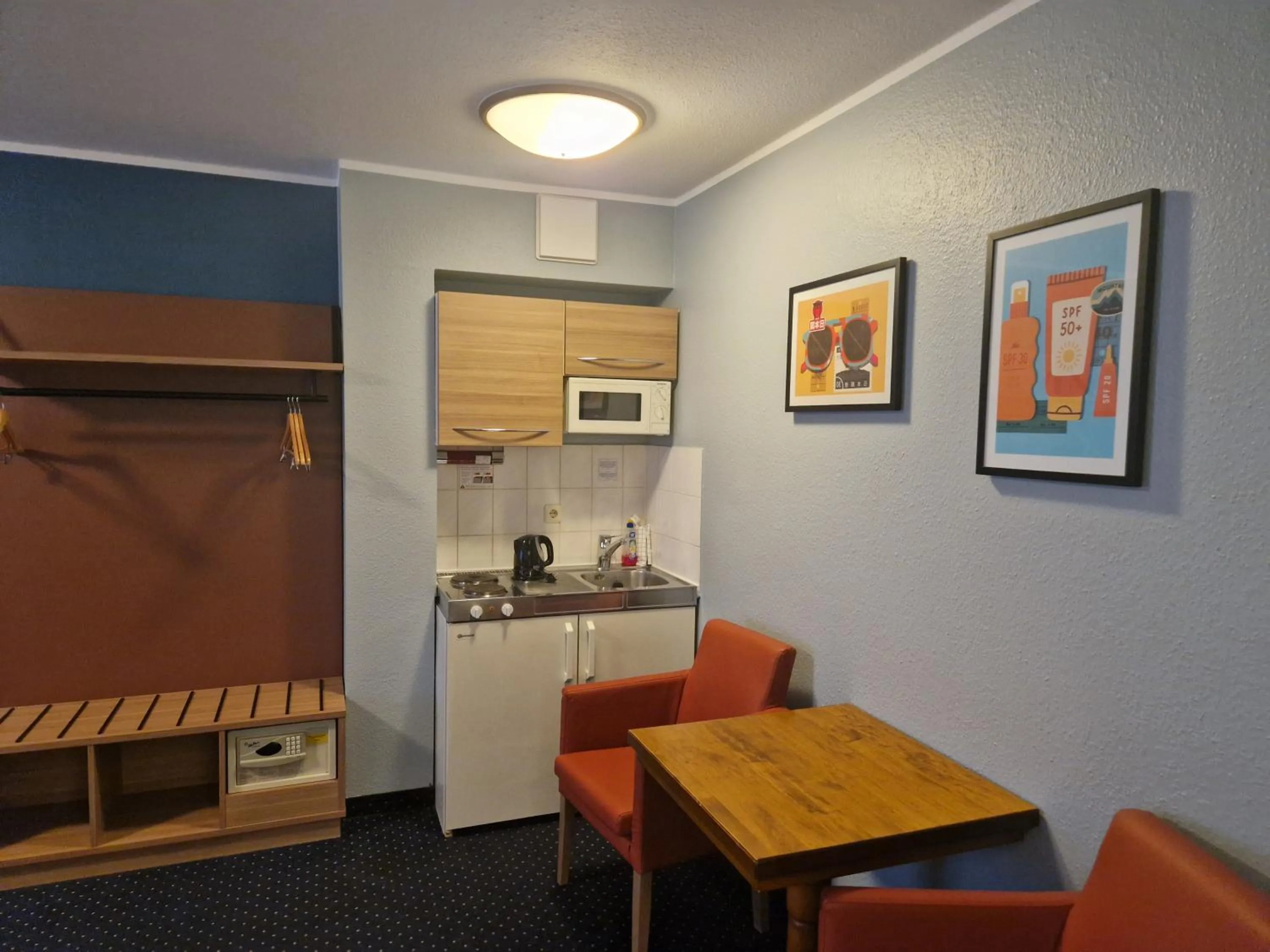 Photo of the whole room in Garner Hotel Bochum by IHG