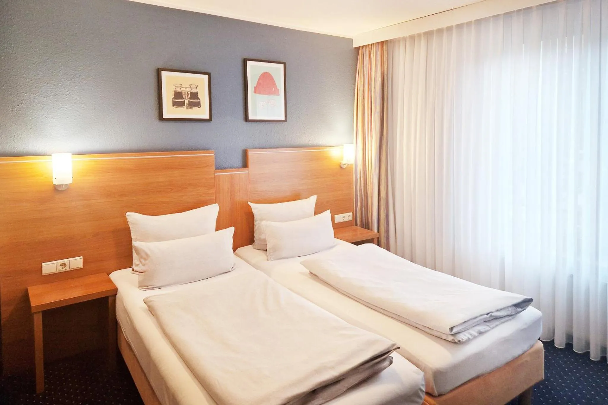 Photo of the whole room, Bed in Garner Hotel Bochum by IHG