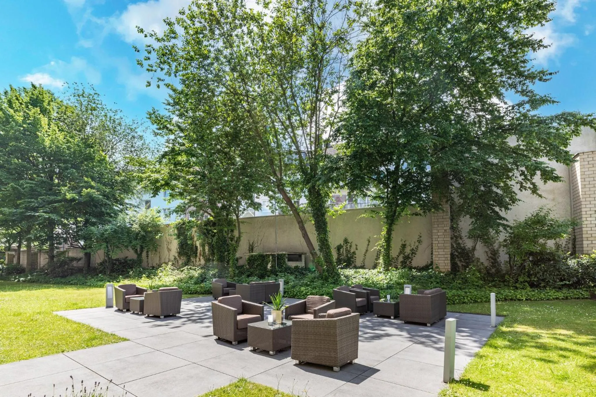 Restaurant/places to eat in Garner Hotel Bochum by IHG