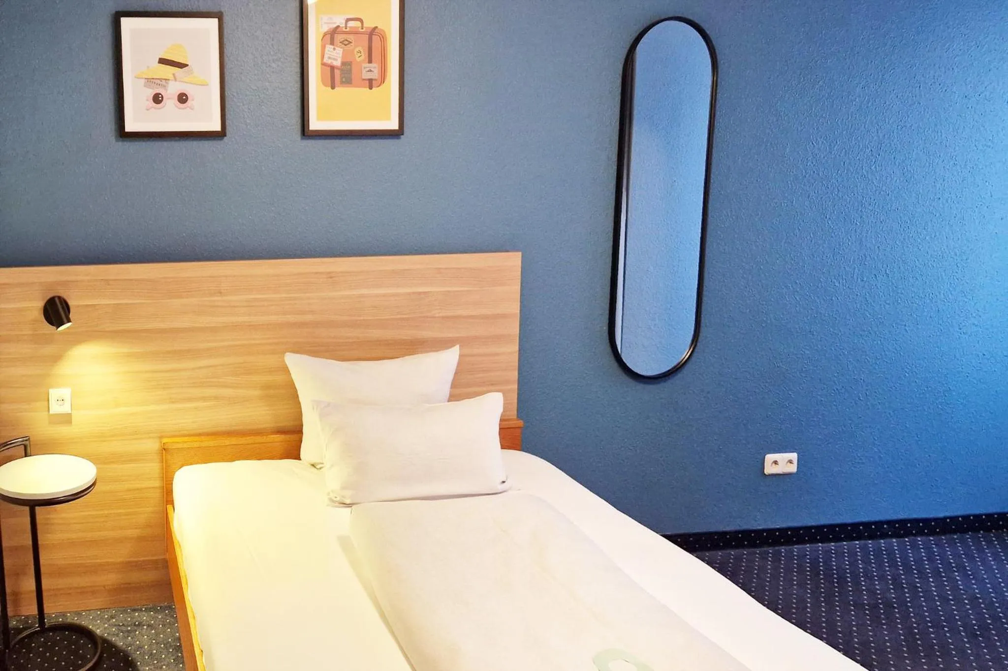 Photo of the whole room, Bed in Garner Hotel Bochum by IHG