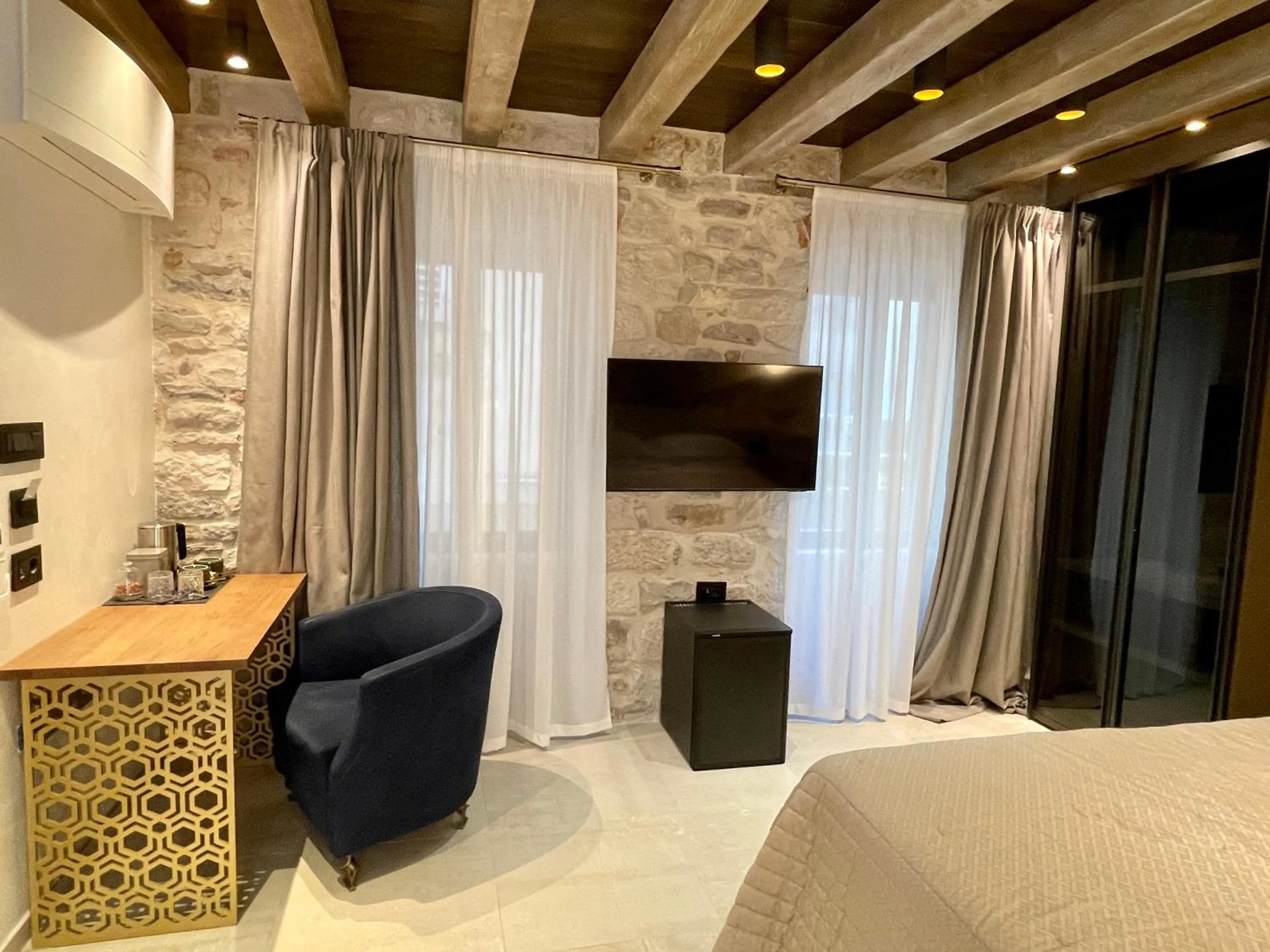 Bedroom, Bed in Luxury Rooms MA de Dominis