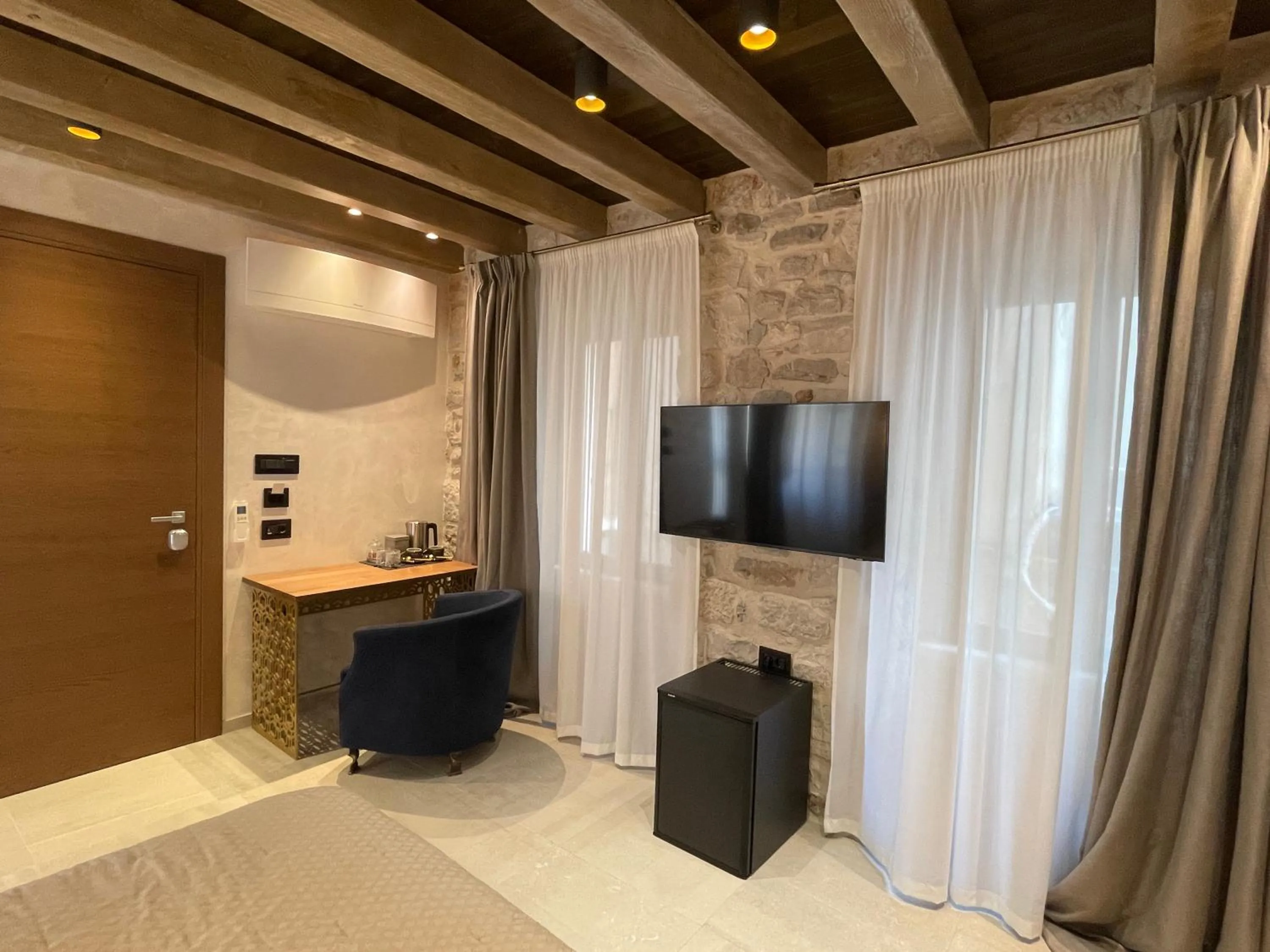 TV and multimedia in Luxury Rooms MA de Dominis