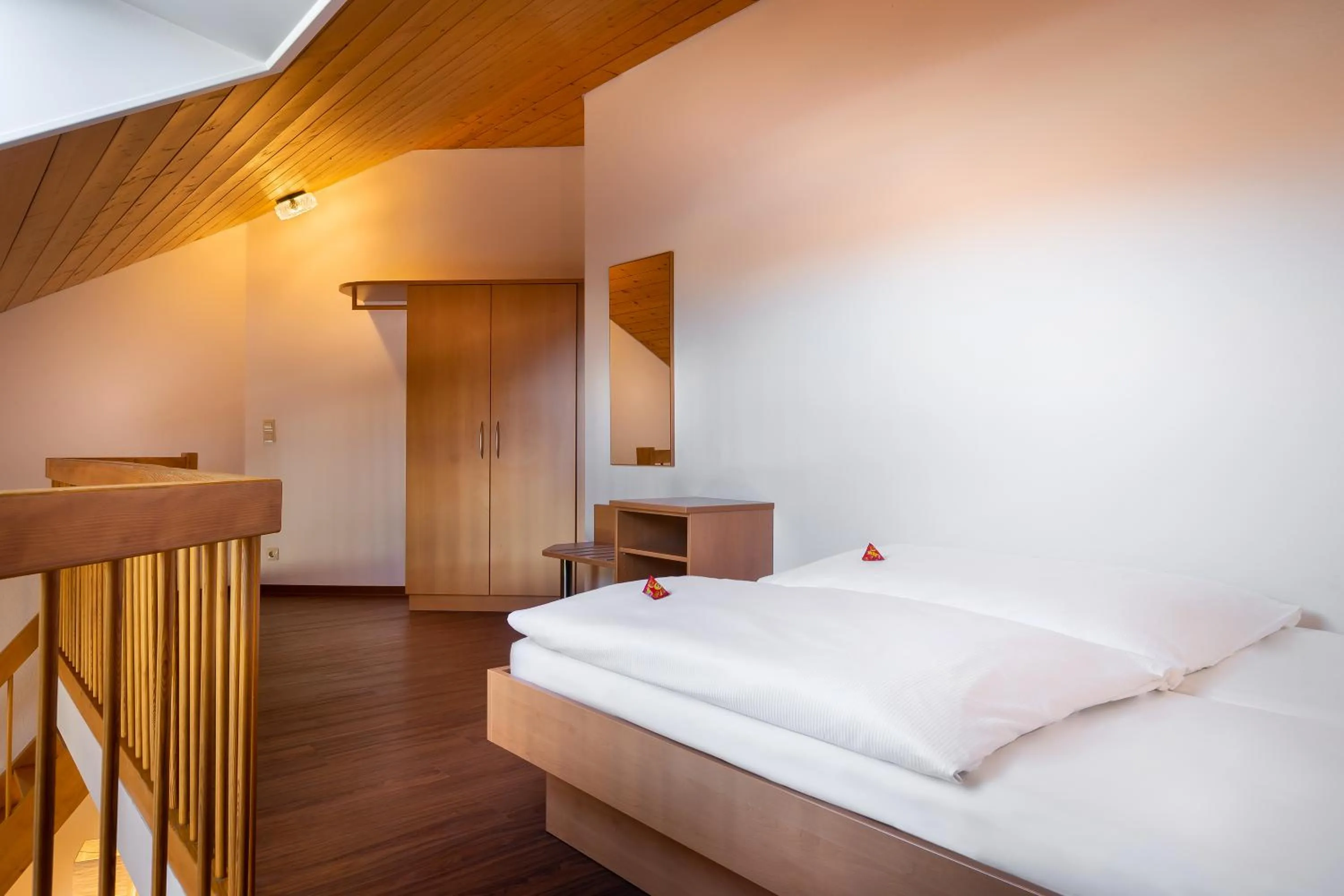 Photo of the whole room, Bed in acora Karlsruhe Zentrum Living the City