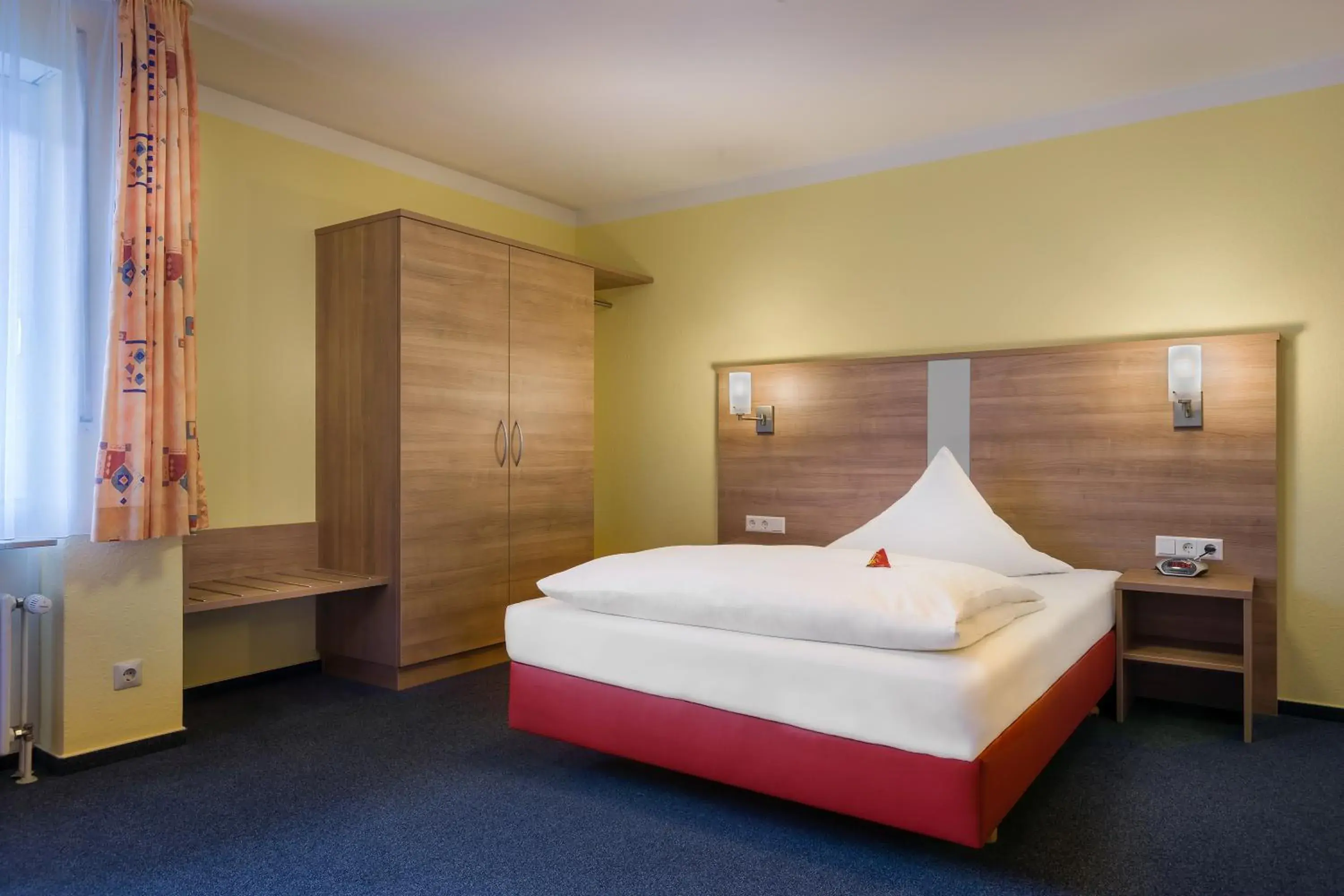 Bedroom, Bed in acora Karlsruhe Zentrum Living the City Bedroom, Bed in acora Karlsruhe Zentrum Living the City