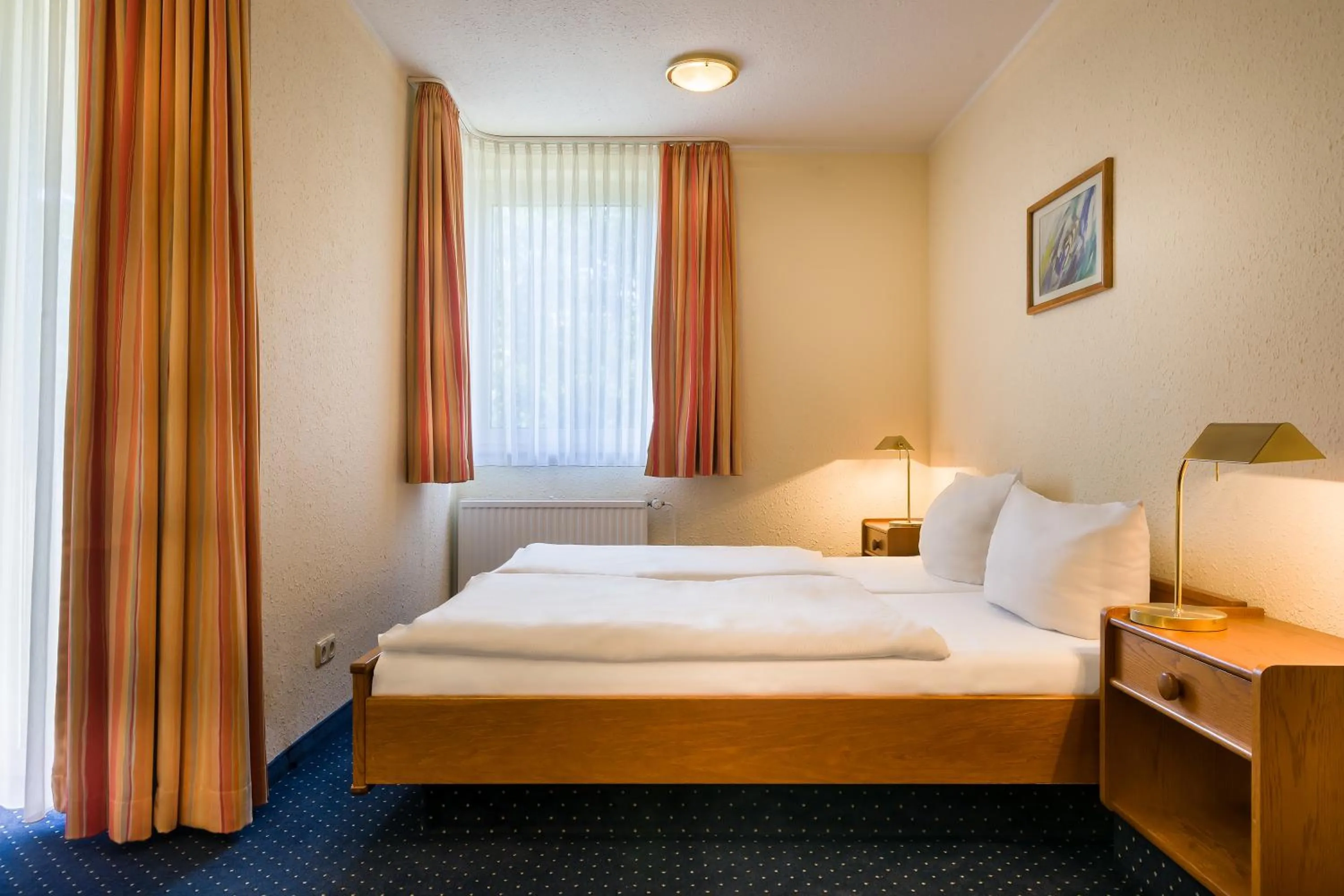 Photo of the whole room, Bed in acora Bonn Living the City