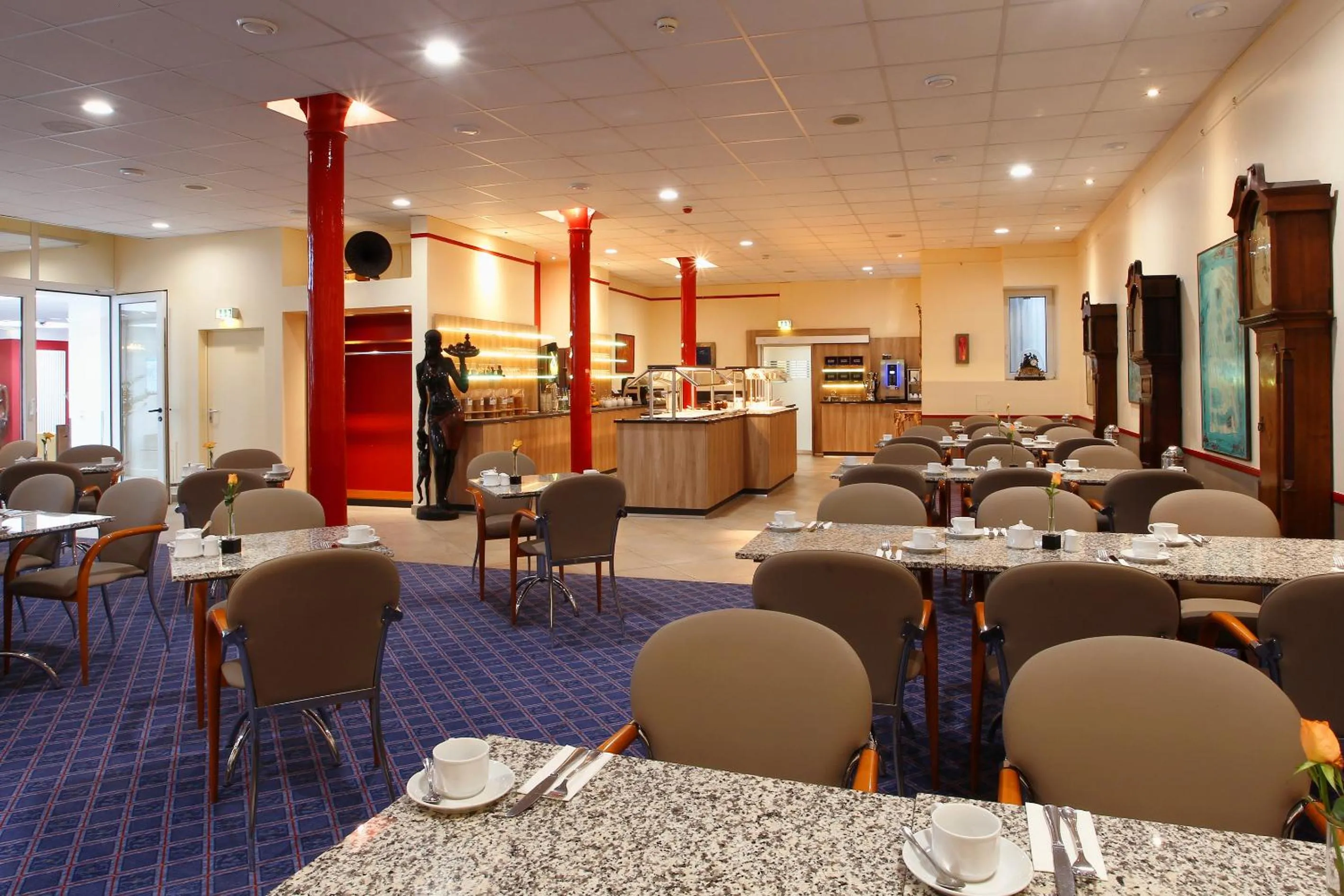 Buffet breakfast in Hotel Königshof am Funkturm