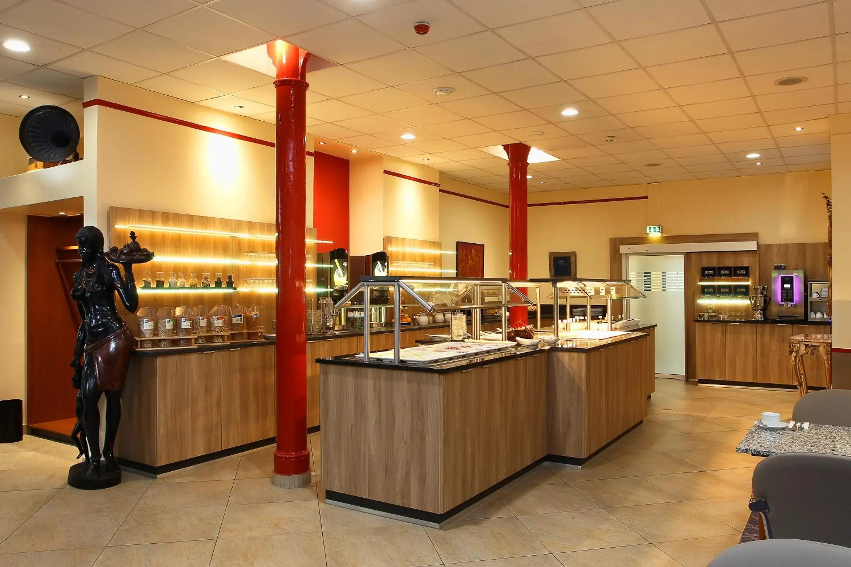 Buffet breakfast in Hotel Königshof am Funkturm Buffet breakfast in Hotel Königshof am Funkturm