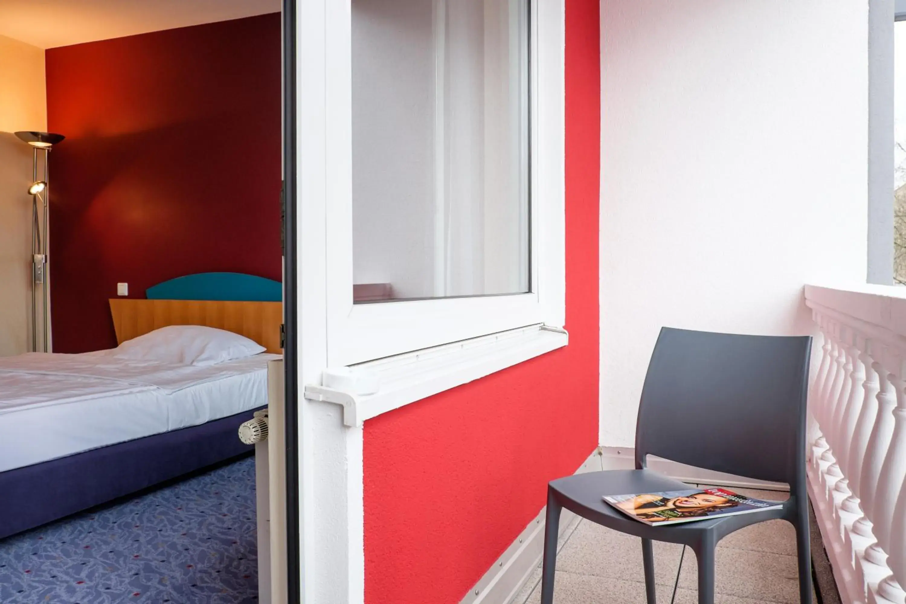 Balcony/Terrace, Bed in Hotel Königshof am Funkturm Balcony/Terrace, Bed in Hotel Königshof am Funkturm