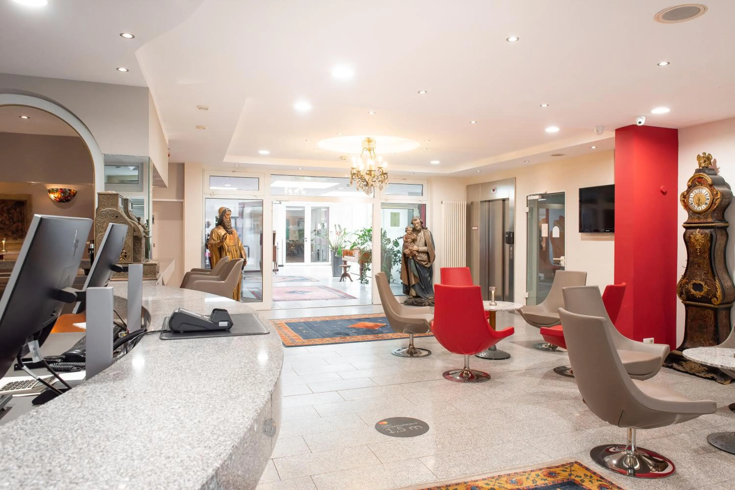 Lobby or reception in Hotel Königshof am Funkturm