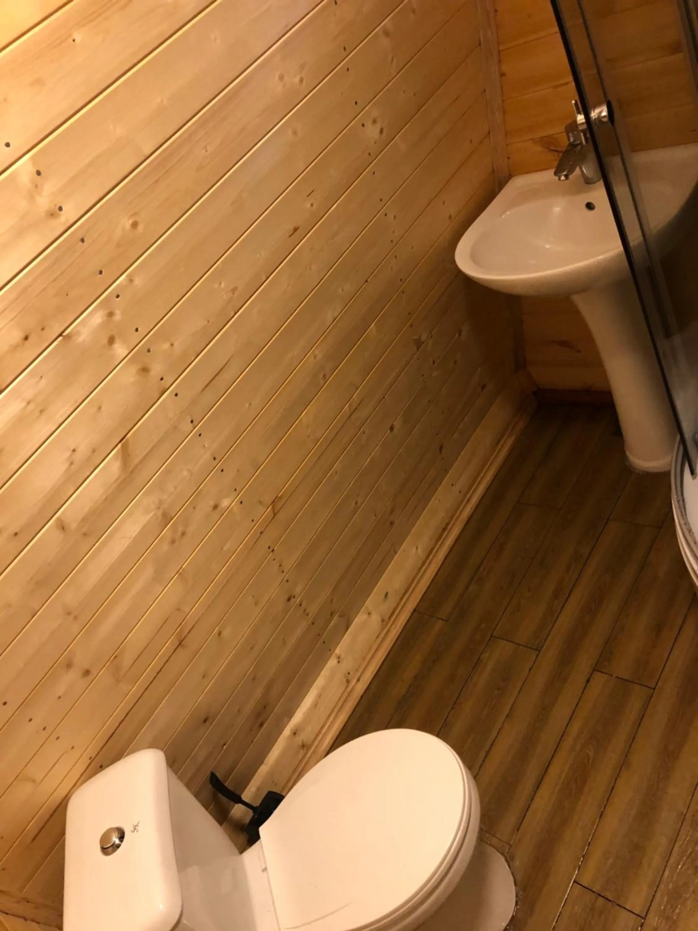 Toilet in Paradiso Mestia