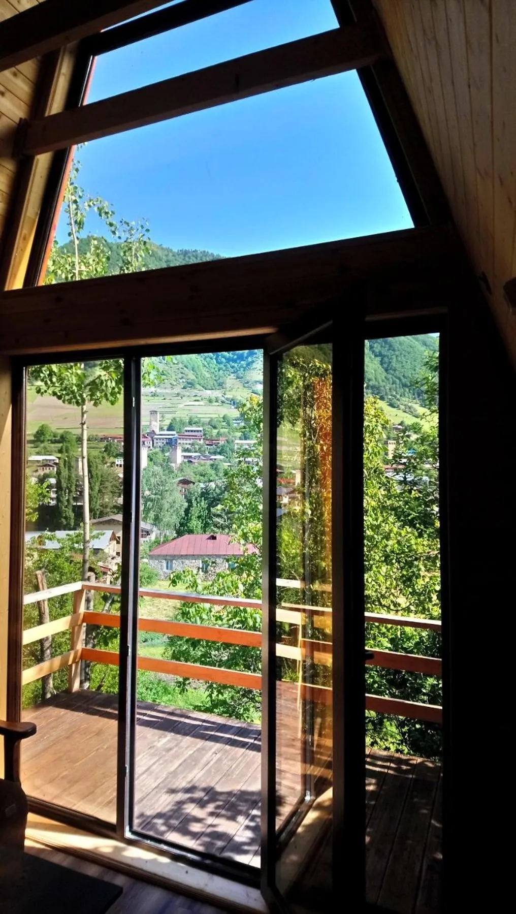 Garden view in Paradiso Mestia