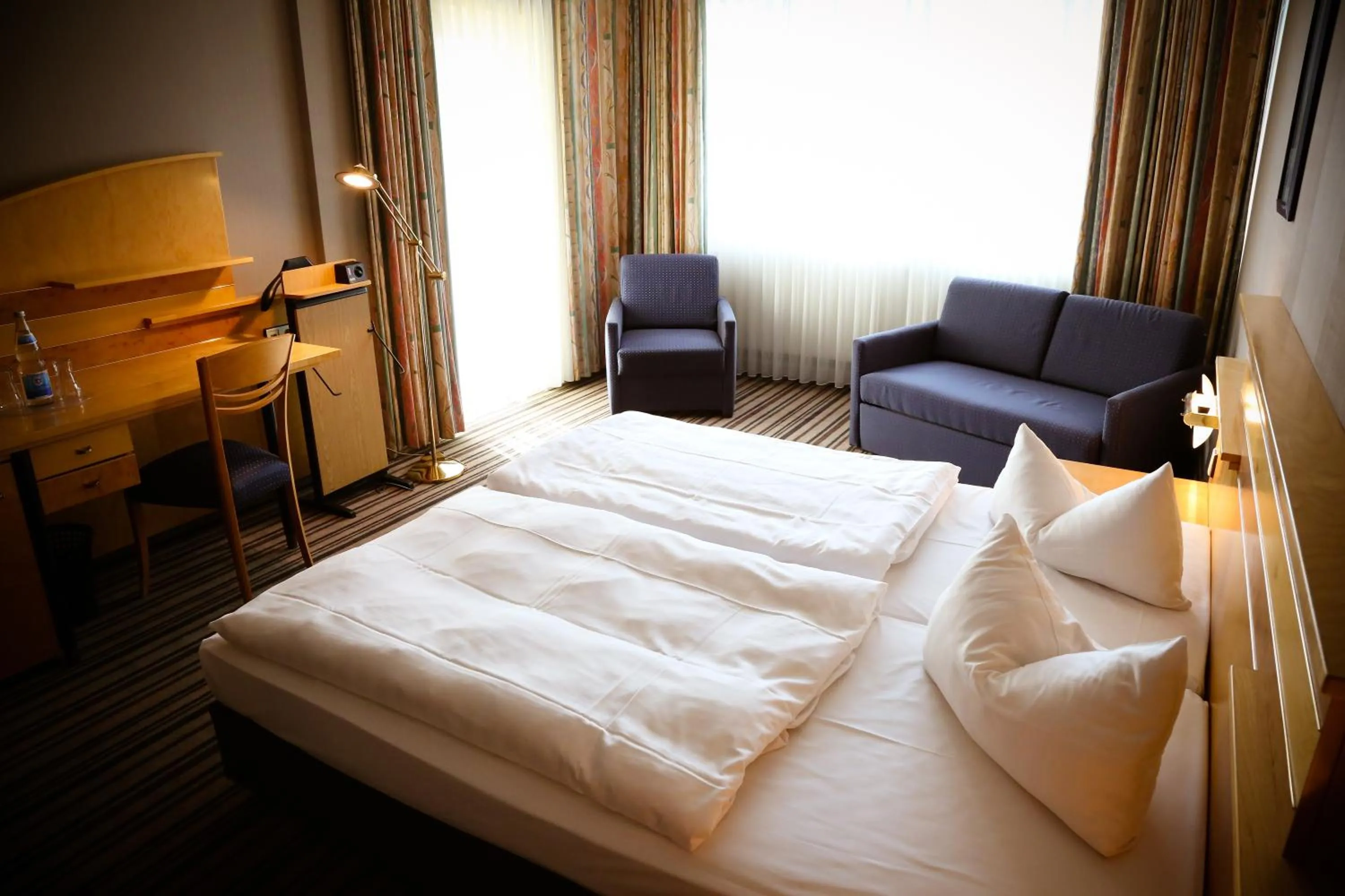 Day, Bed in Rheinhessen Inn GmbH