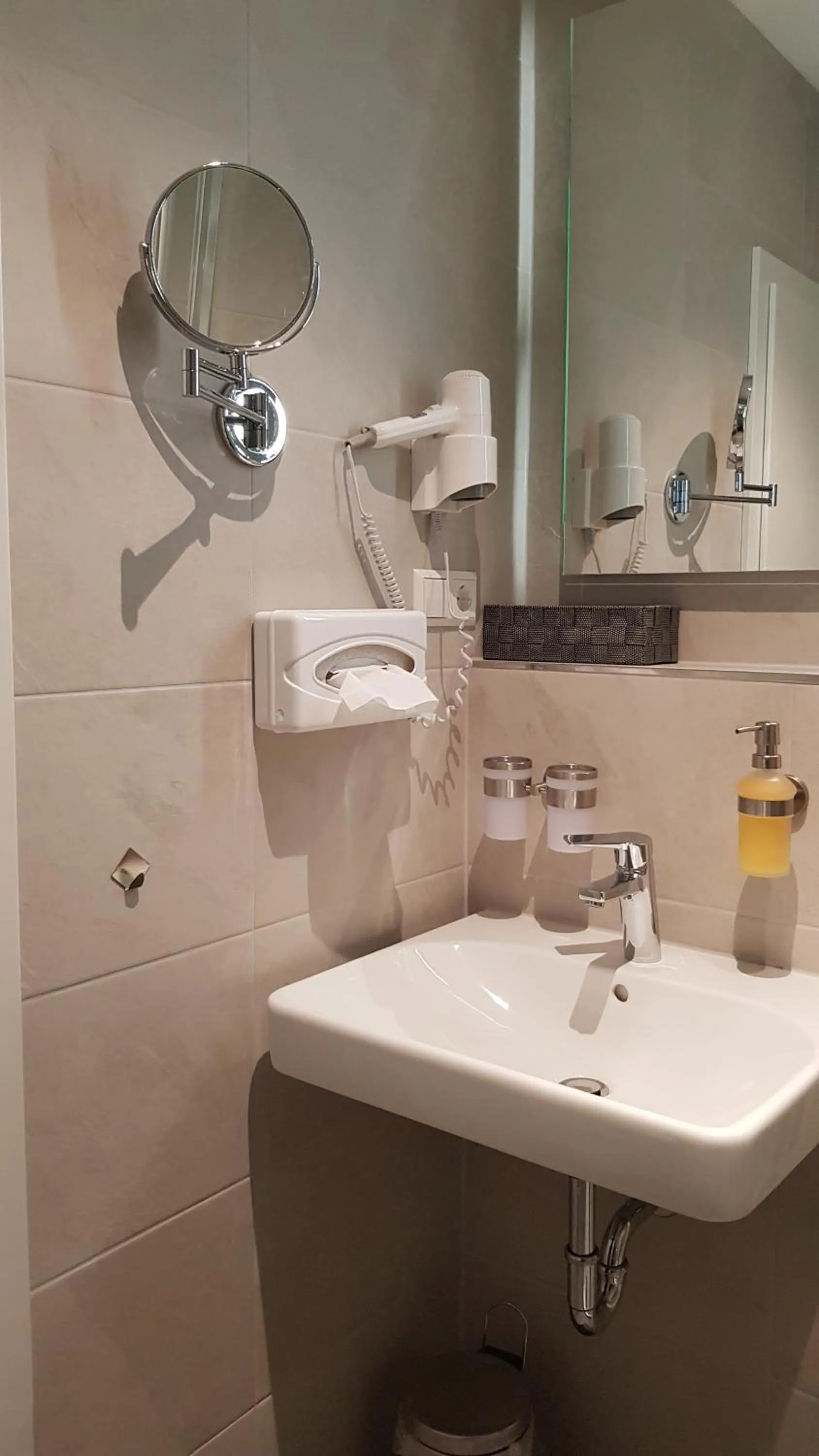 Bathroom in Cross-Country-Hotel Hirsch