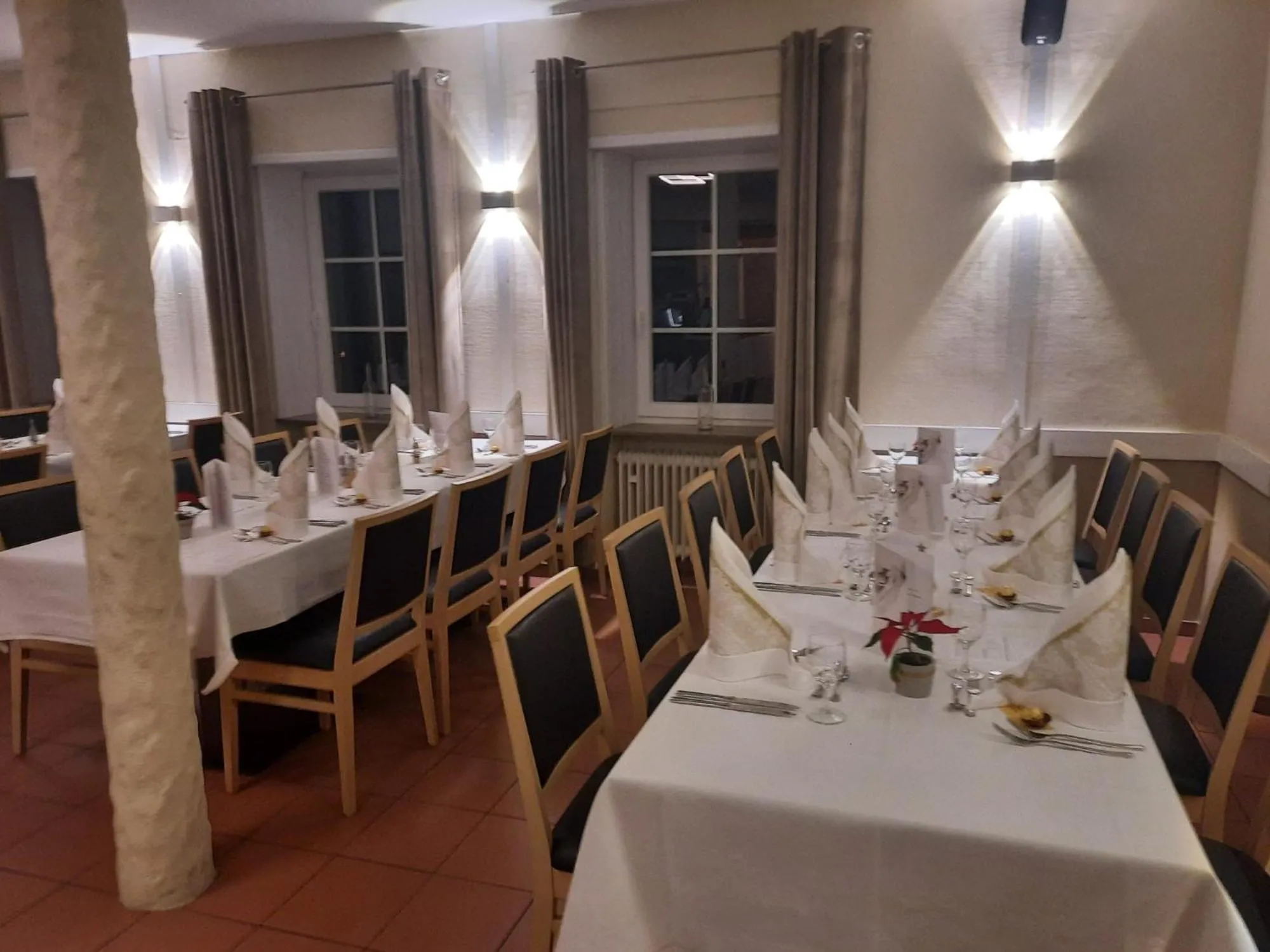 Restaurant/places to eat in Cross-Country-Hotel Hirsch
