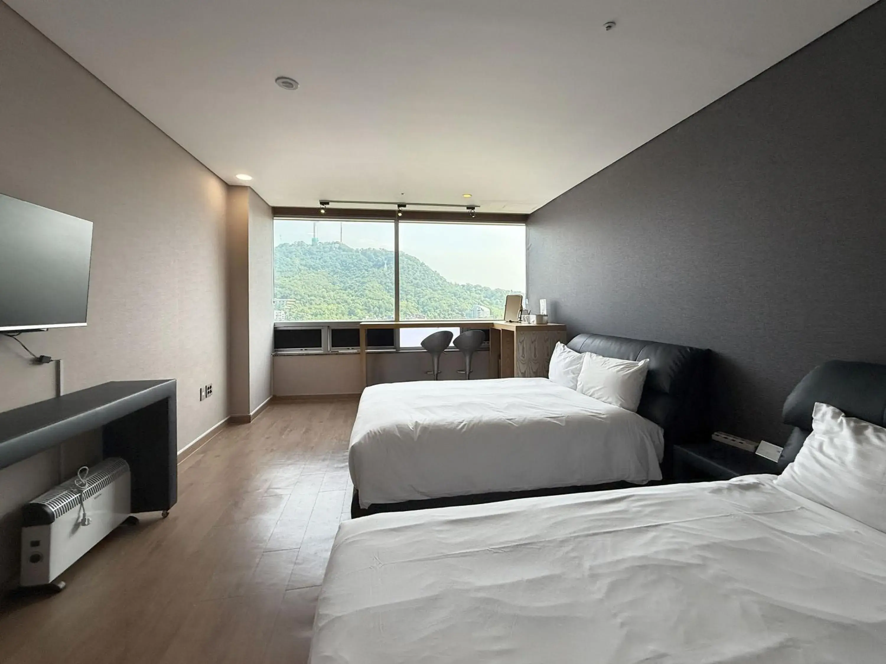 Superior Deluxe Double or Twin Room in Mohenic Hotel Seoul Myeongdong Superior Deluxe Double or Twin Room in Mohenic Hotel Seoul Myeongdong