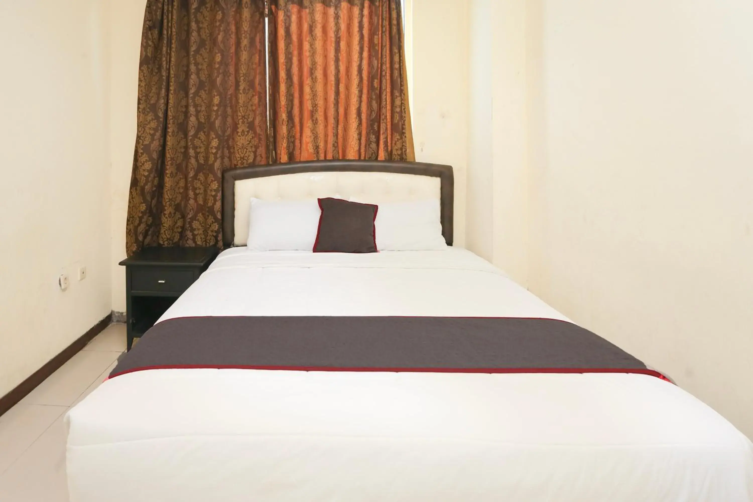 Standard Double Room in Hotel O Bekasi Near Mall Lippo Cikarang Formerly Hotel Addictk Standard Double Room in Hotel O Bekasi Near Mall Lippo Cikarang Formerly Hotel Addictk