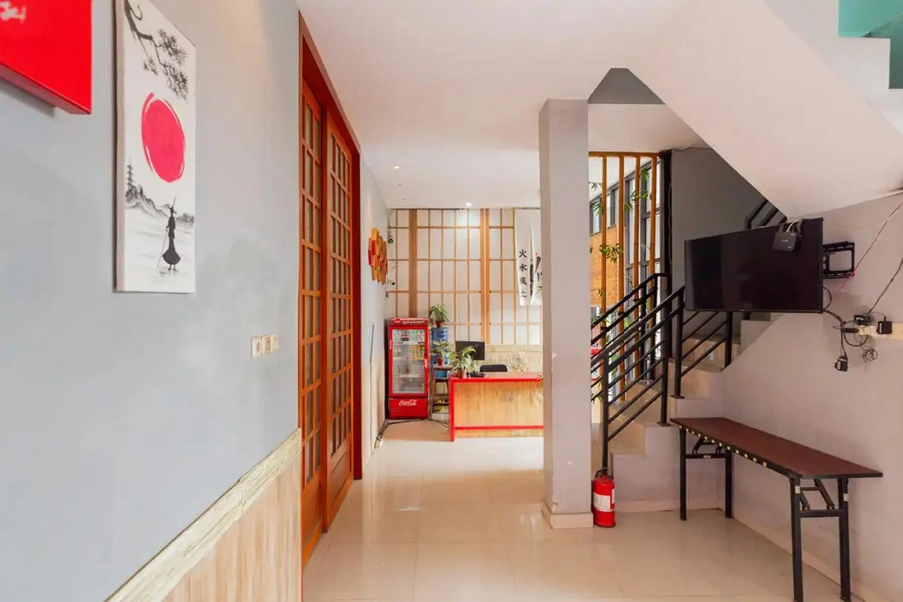 Property building in RedDoorz @ Manukan Surabaya Property building in RedDoorz @ Manukan Surabaya