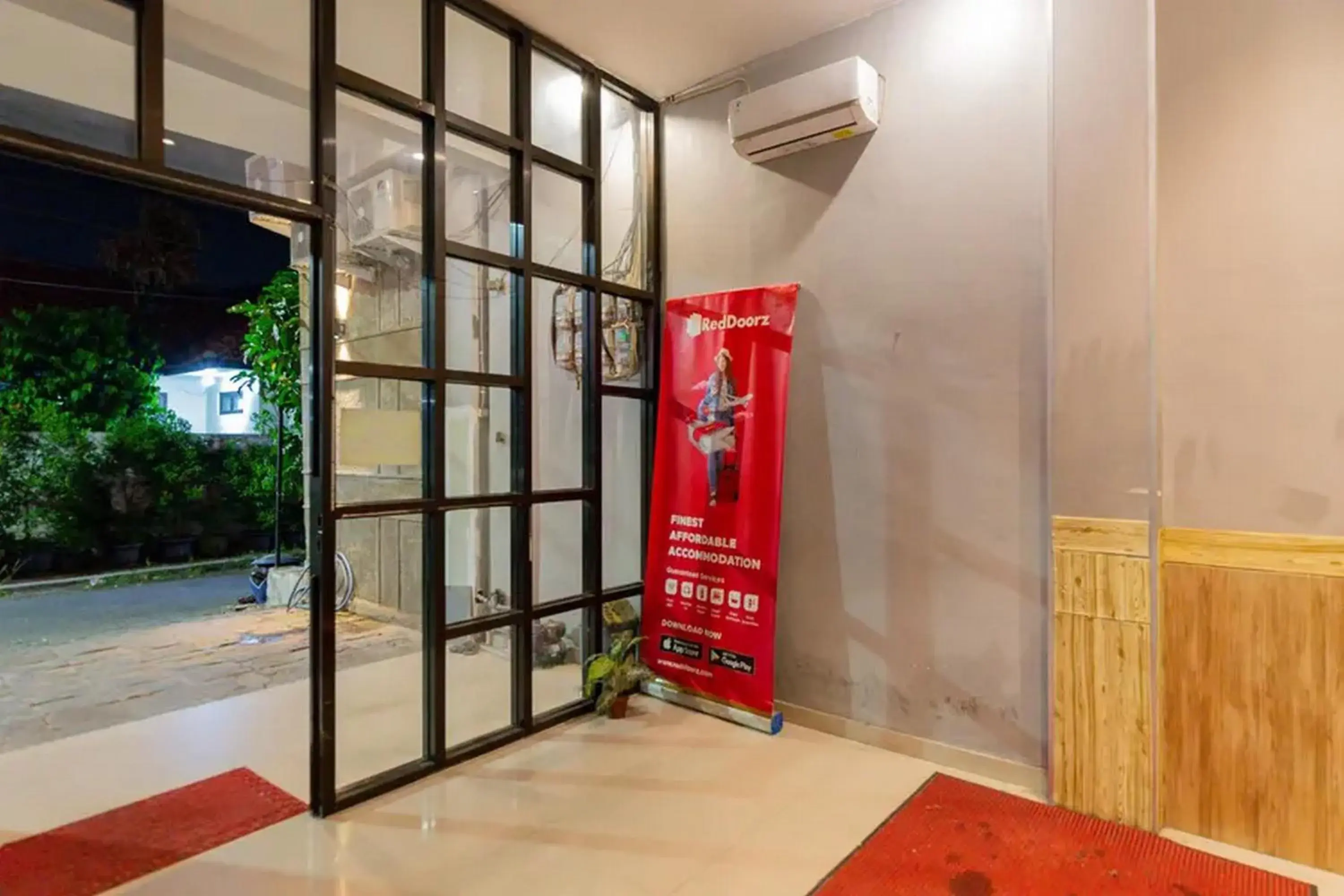 Lobby or reception in RedDoorz @ Manukan Surabaya Lobby or reception in RedDoorz @ Manukan Surabaya