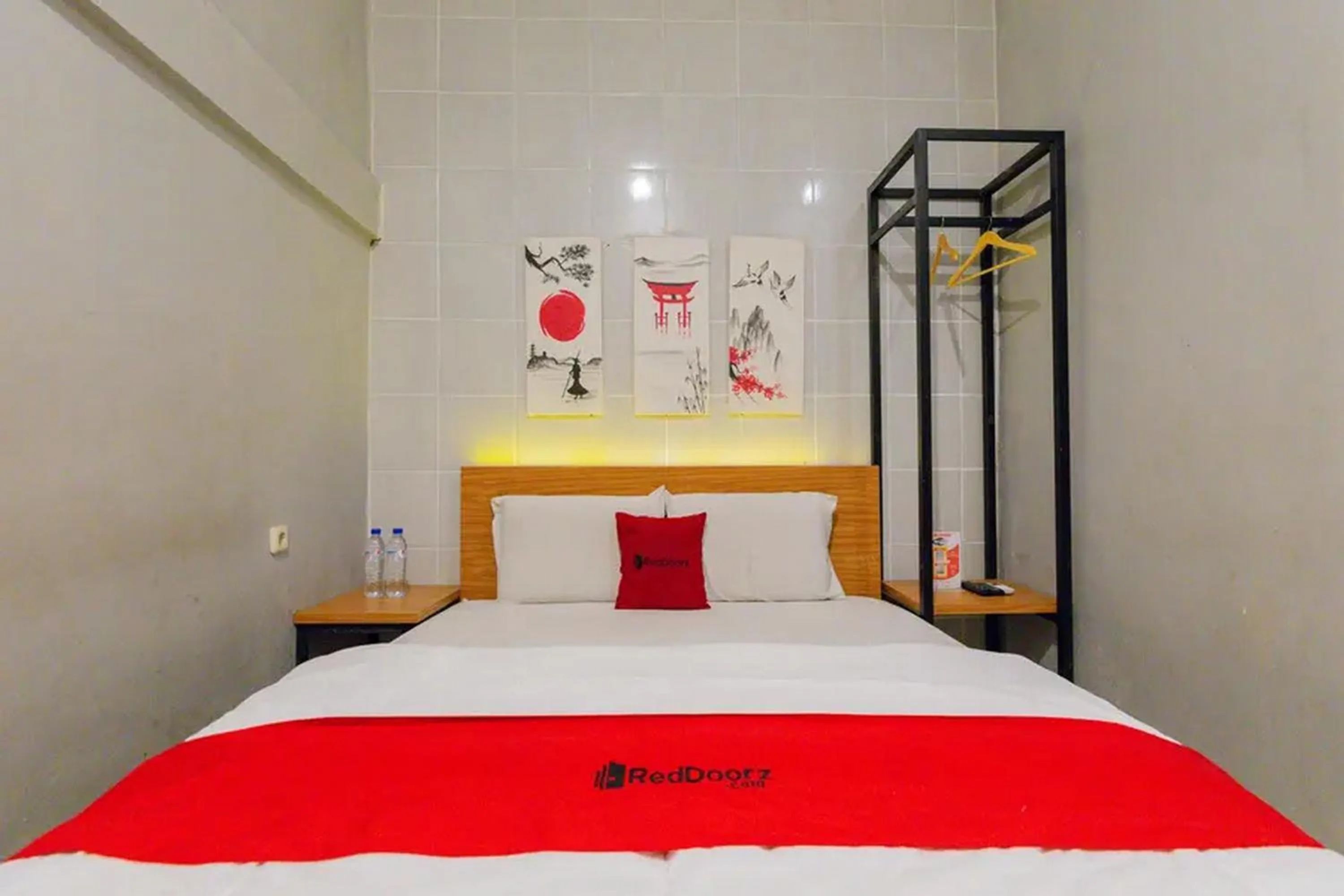 Bed in RedDoorz @ Manukan Surabaya