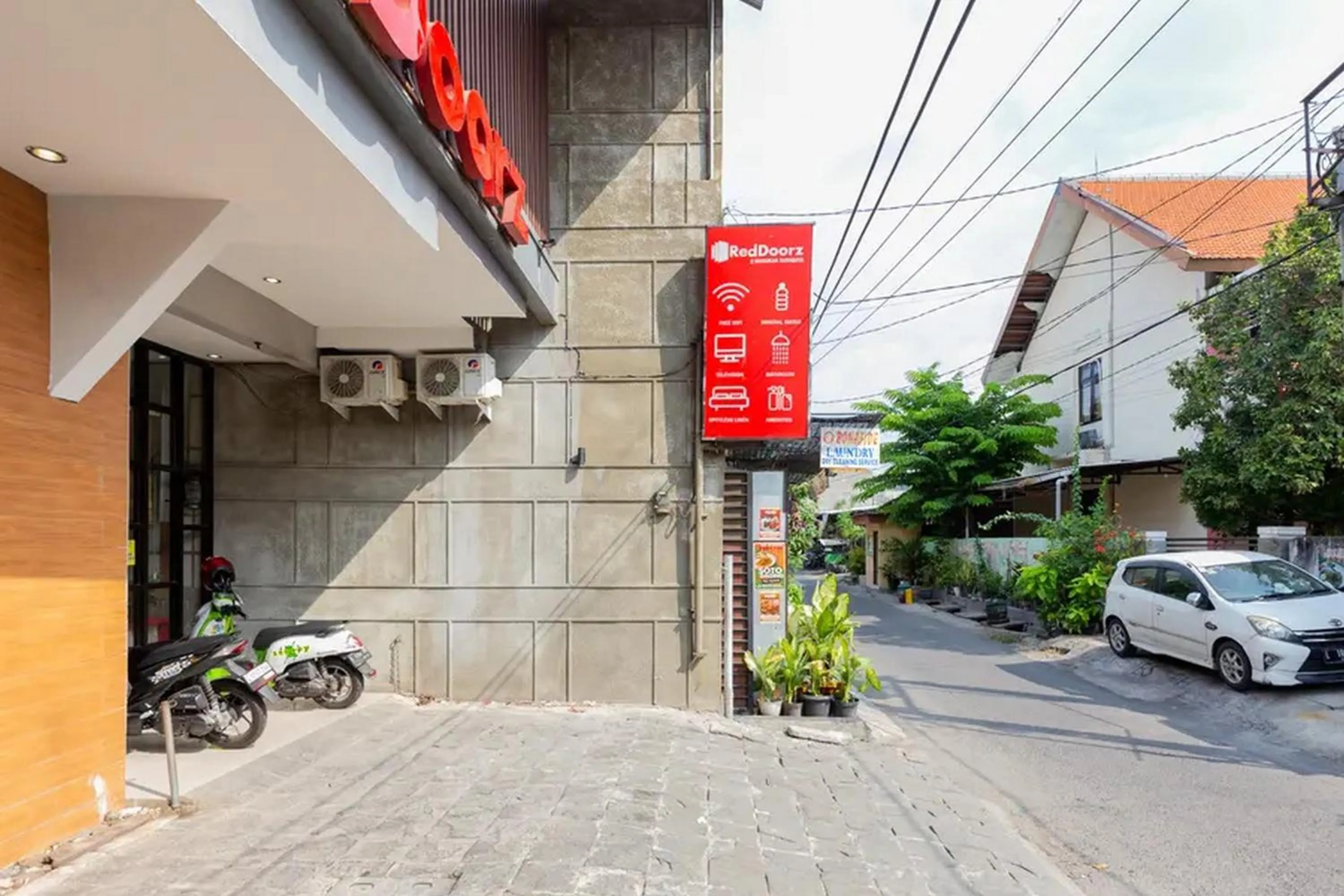 Property building in RedDoorz @ Manukan Surabaya