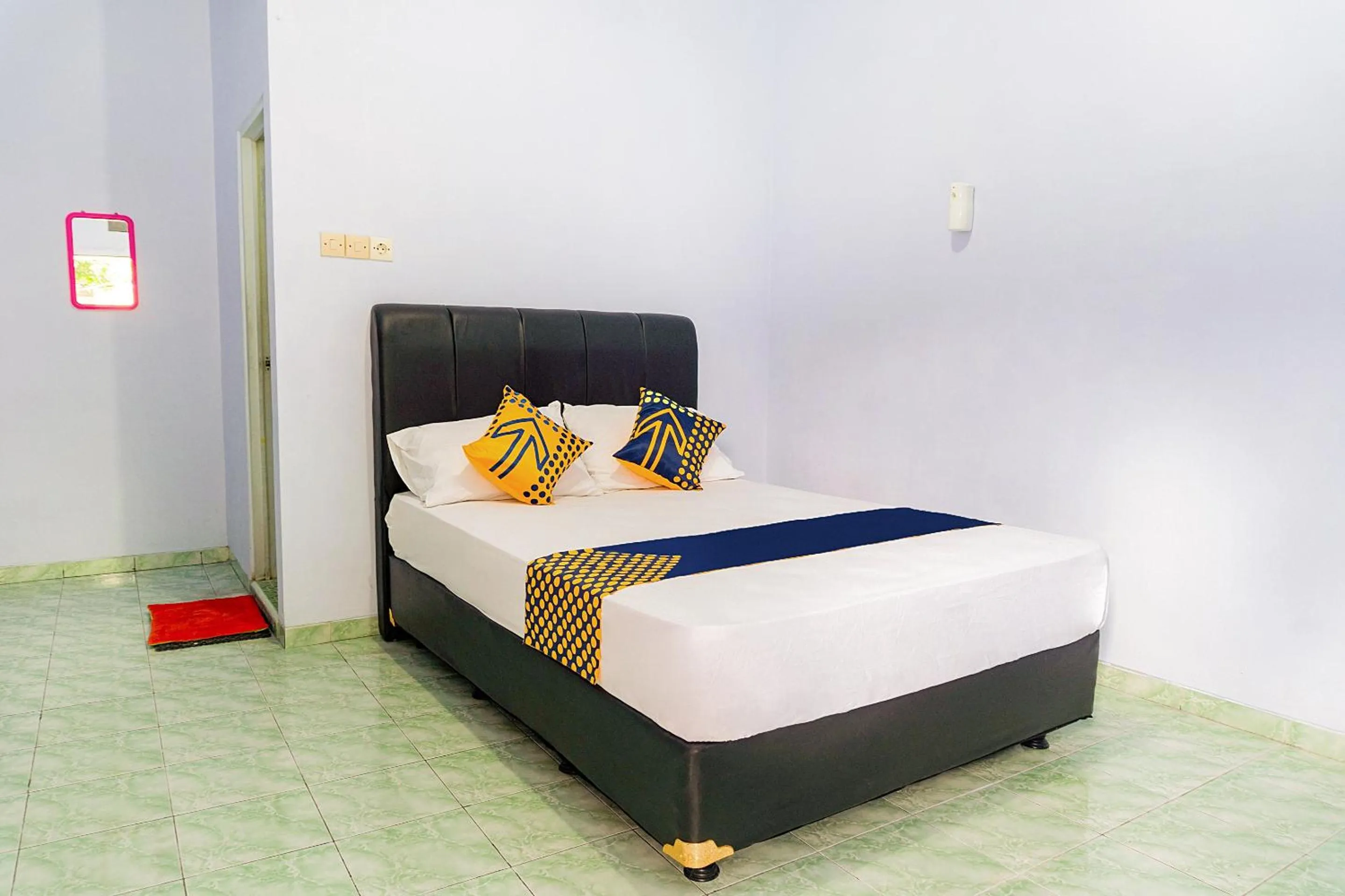 Bedroom, Bed in Hotel O Griya Ketapang