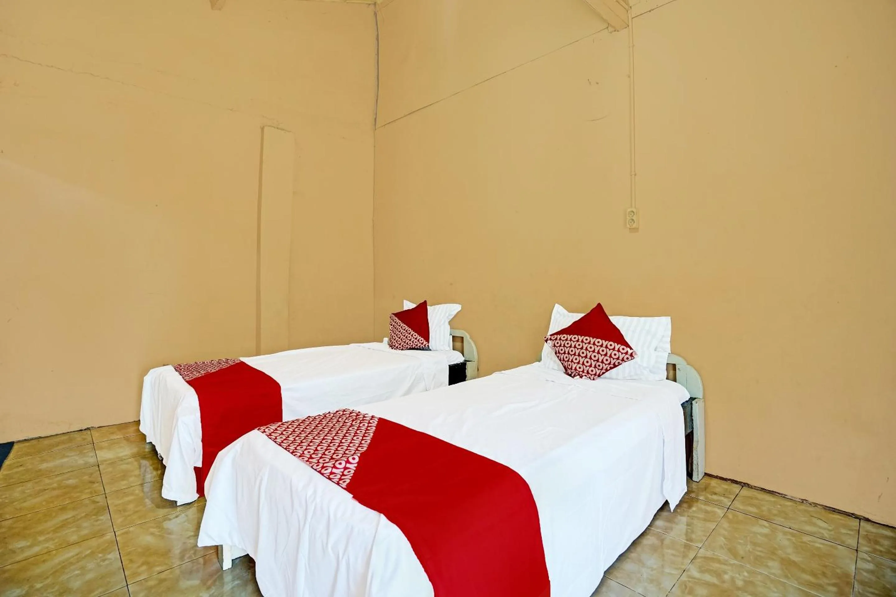 Bedroom, Bed in OYO 3205 Penginapan Mikial Ismi Kayuagung Syariah