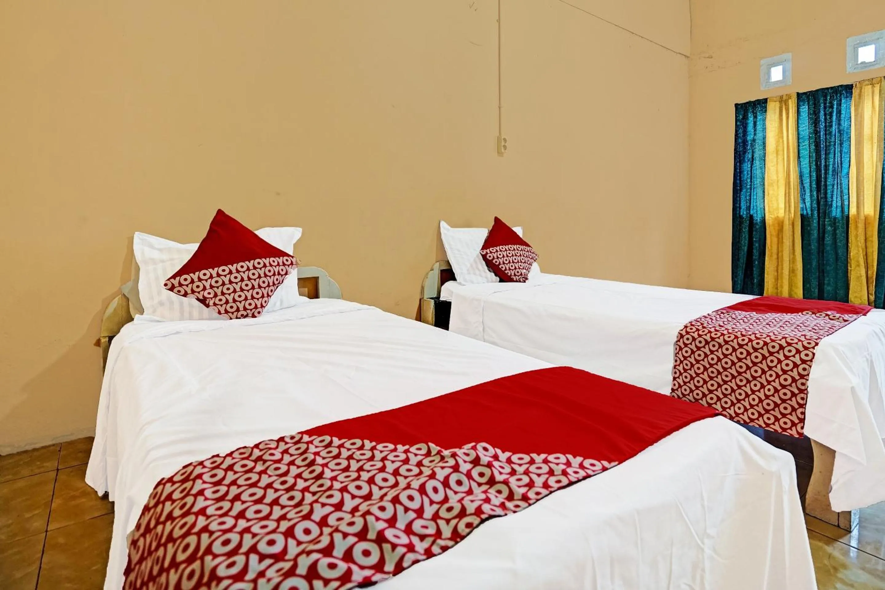 Bedroom, Bed in OYO 3205 Penginapan Mikial Ismi Kayuagung Syariah