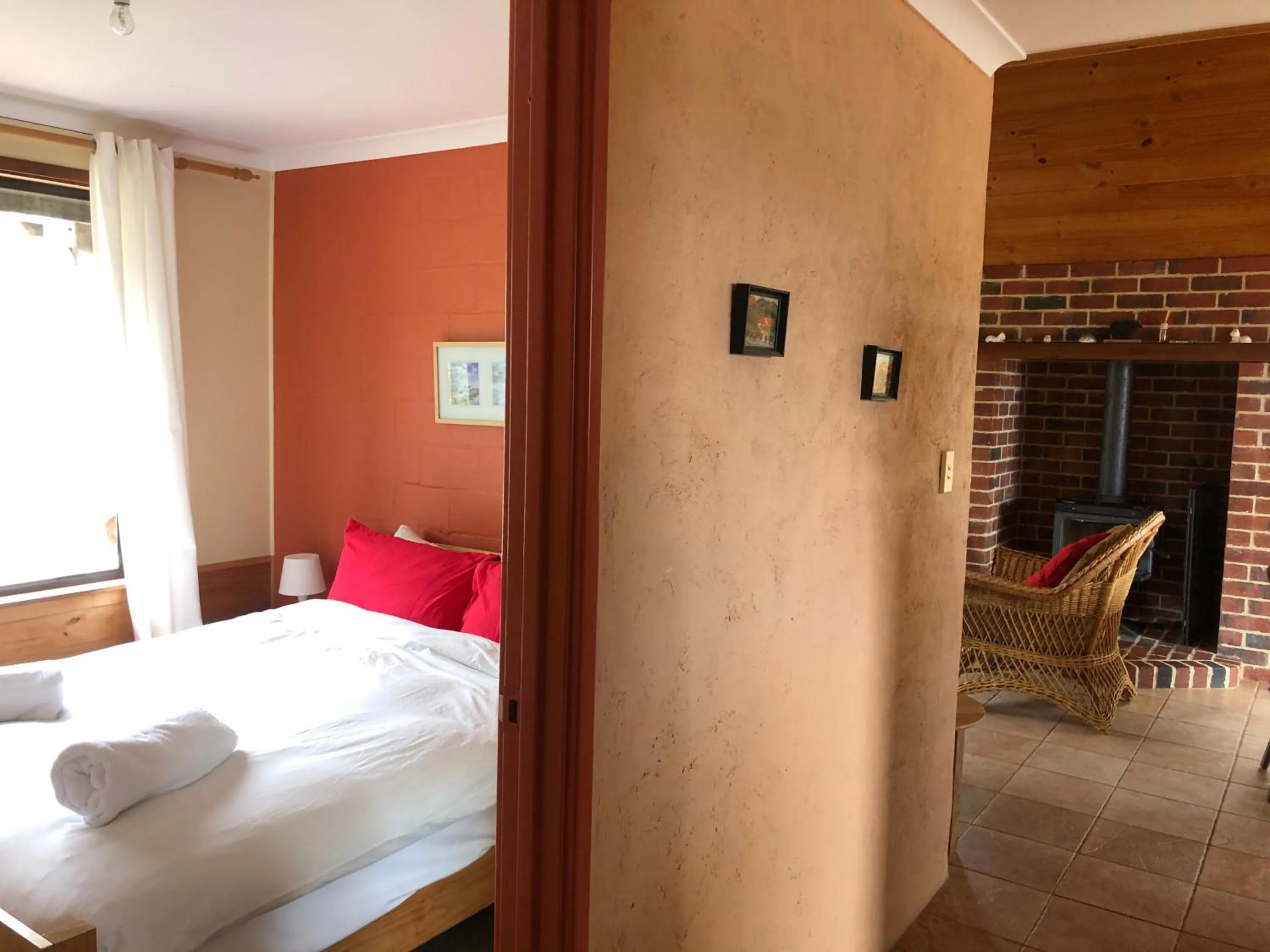 Bed in Turicum AT Monkey Rock Winery & Cider