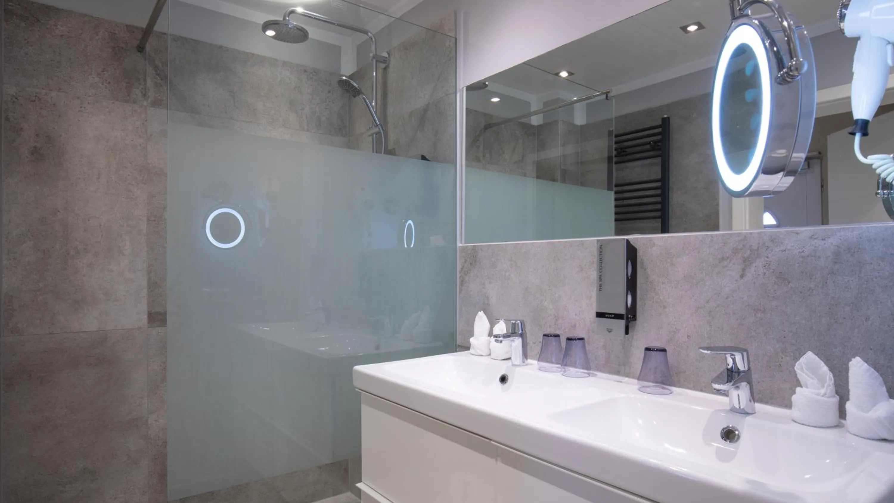 Shower in Hotel-Restaurant Barbarossahof