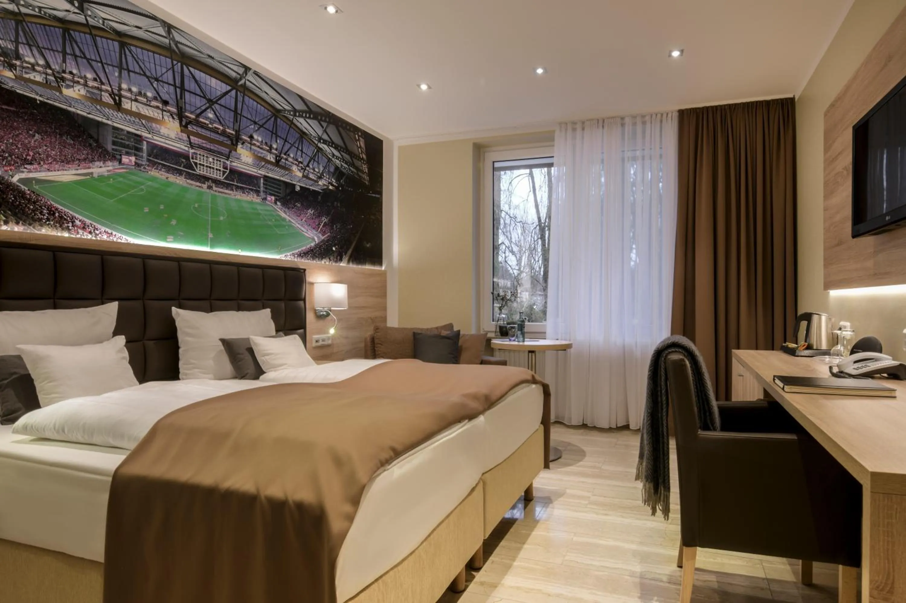 Photo of the whole room, Bed in Hotel-Restaurant Barbarossahof