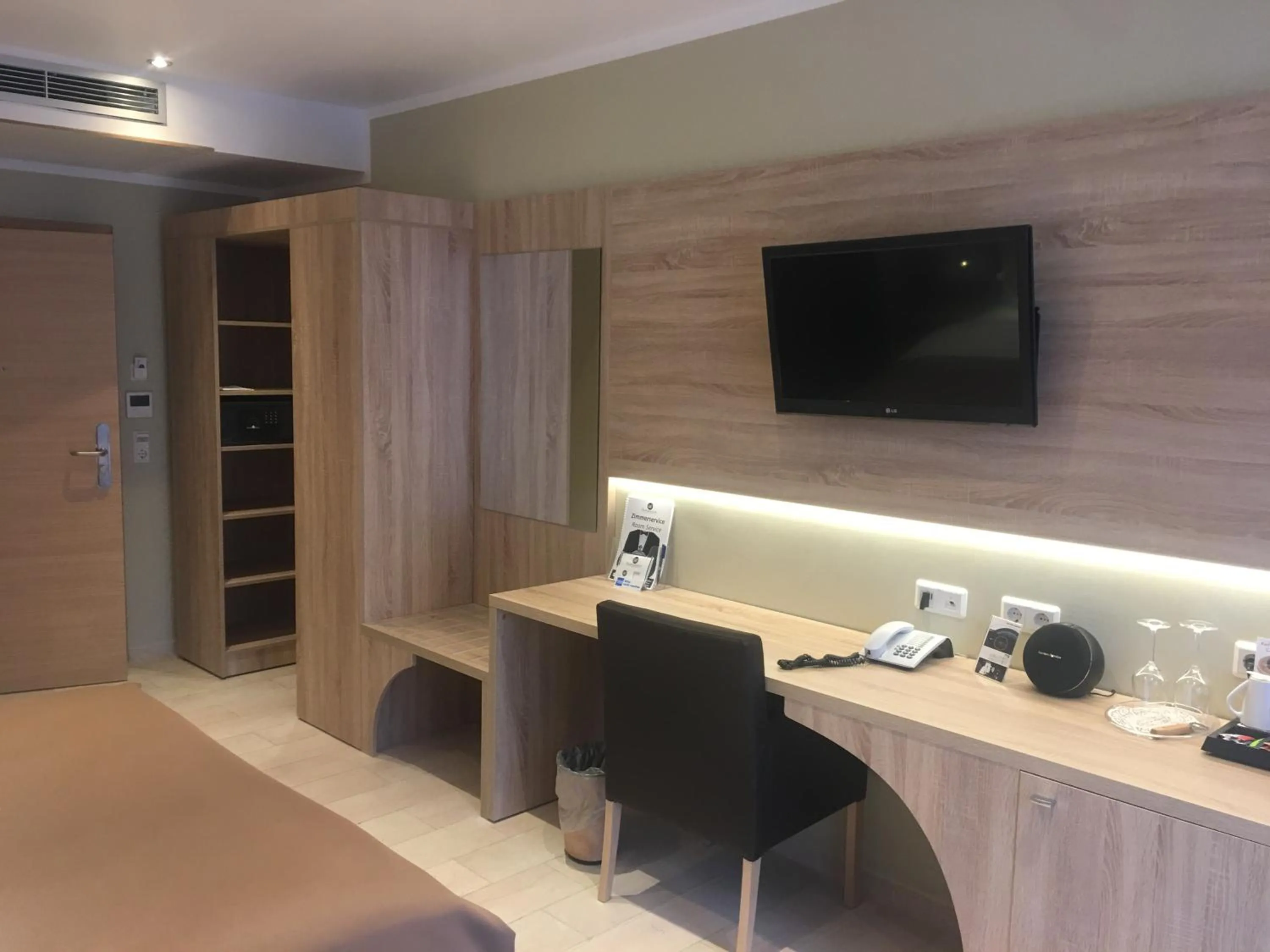 Photo of the whole room in Hotel-Restaurant Barbarossahof