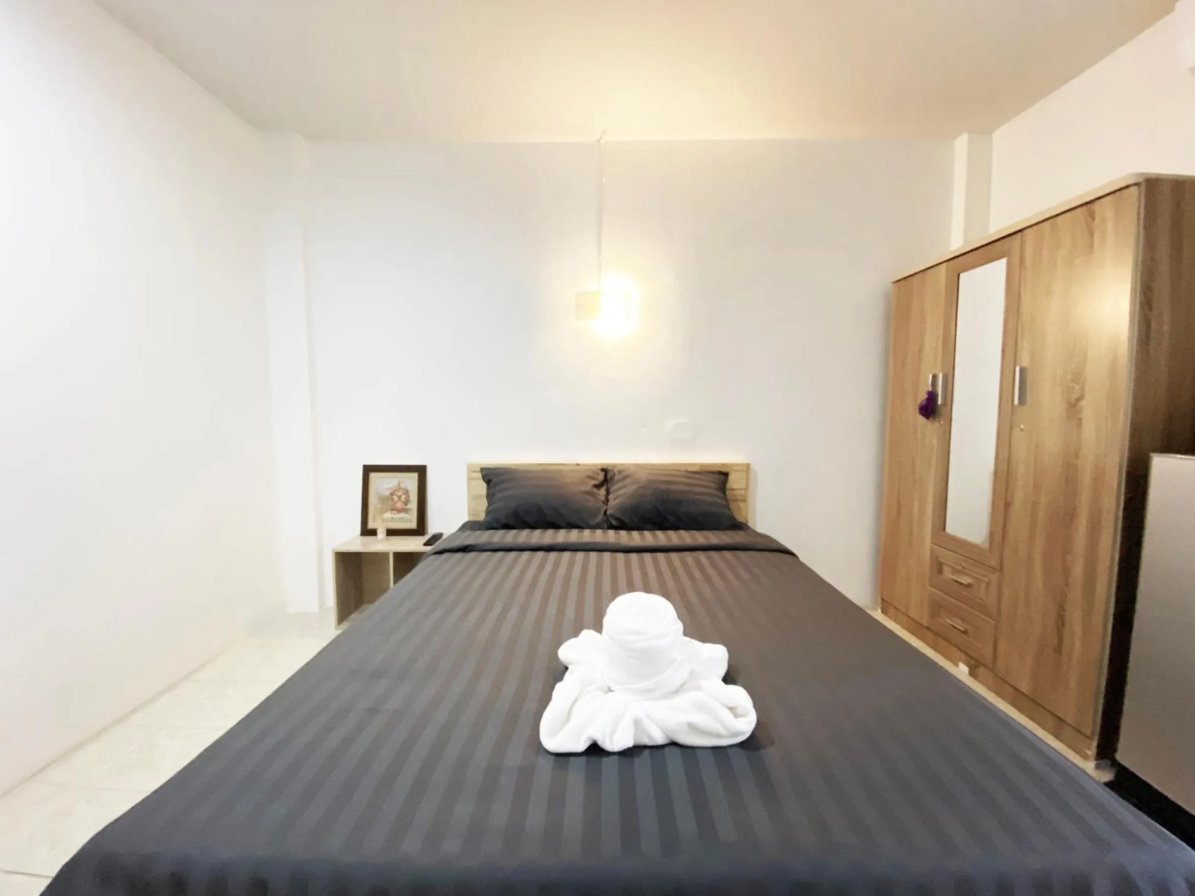 Photo of the whole room, Bed in Racha caftel - 7 house - รชาคาฟเทล