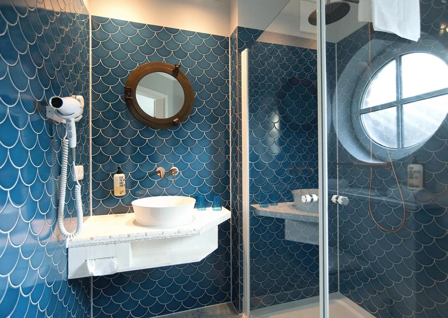 Bathroom in Hotel Am Medemufer