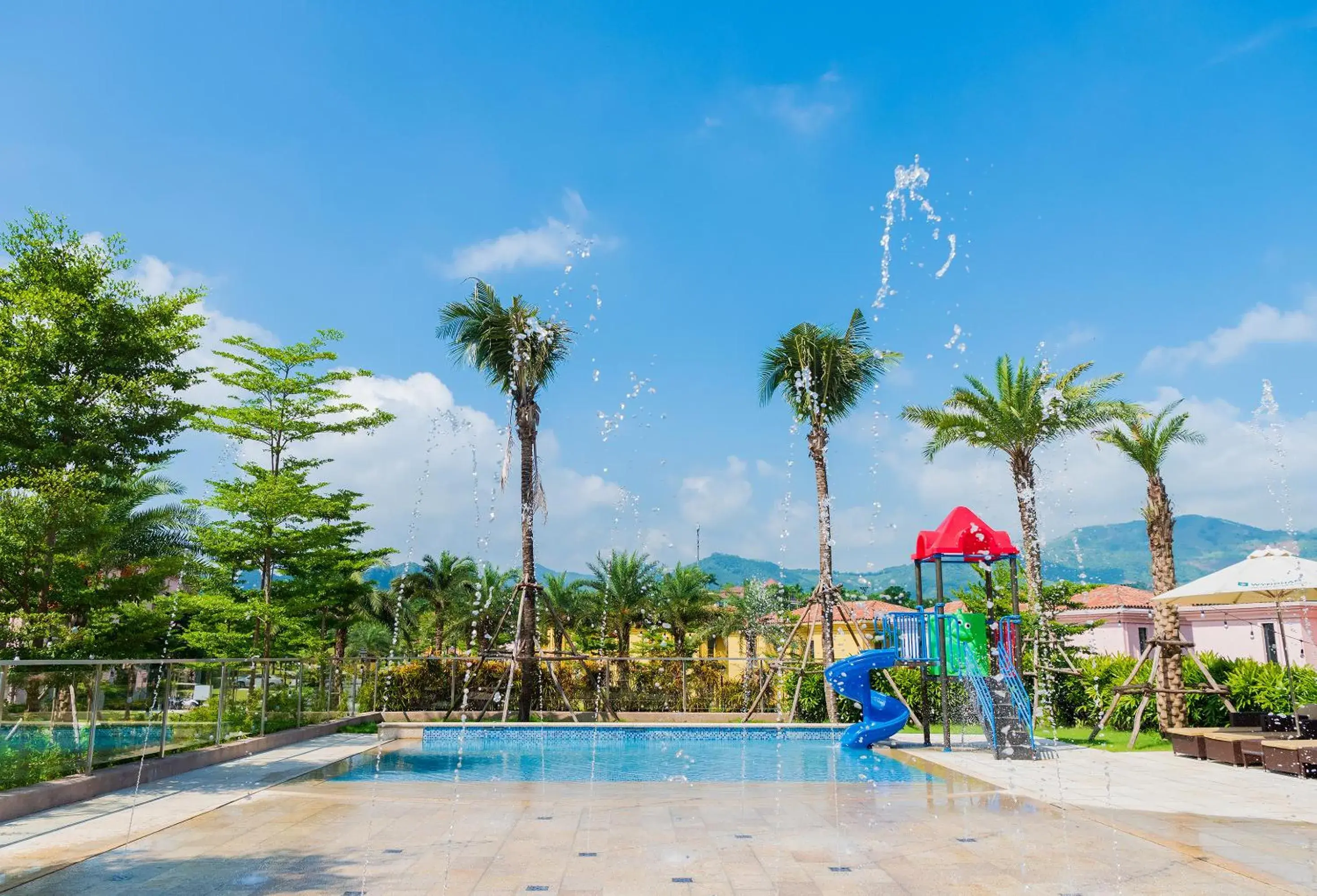 Swimming pool in Wyndham Sky Lake Resort and Villas Swimming pool in Wyndham Sky Lake Resort and Villas