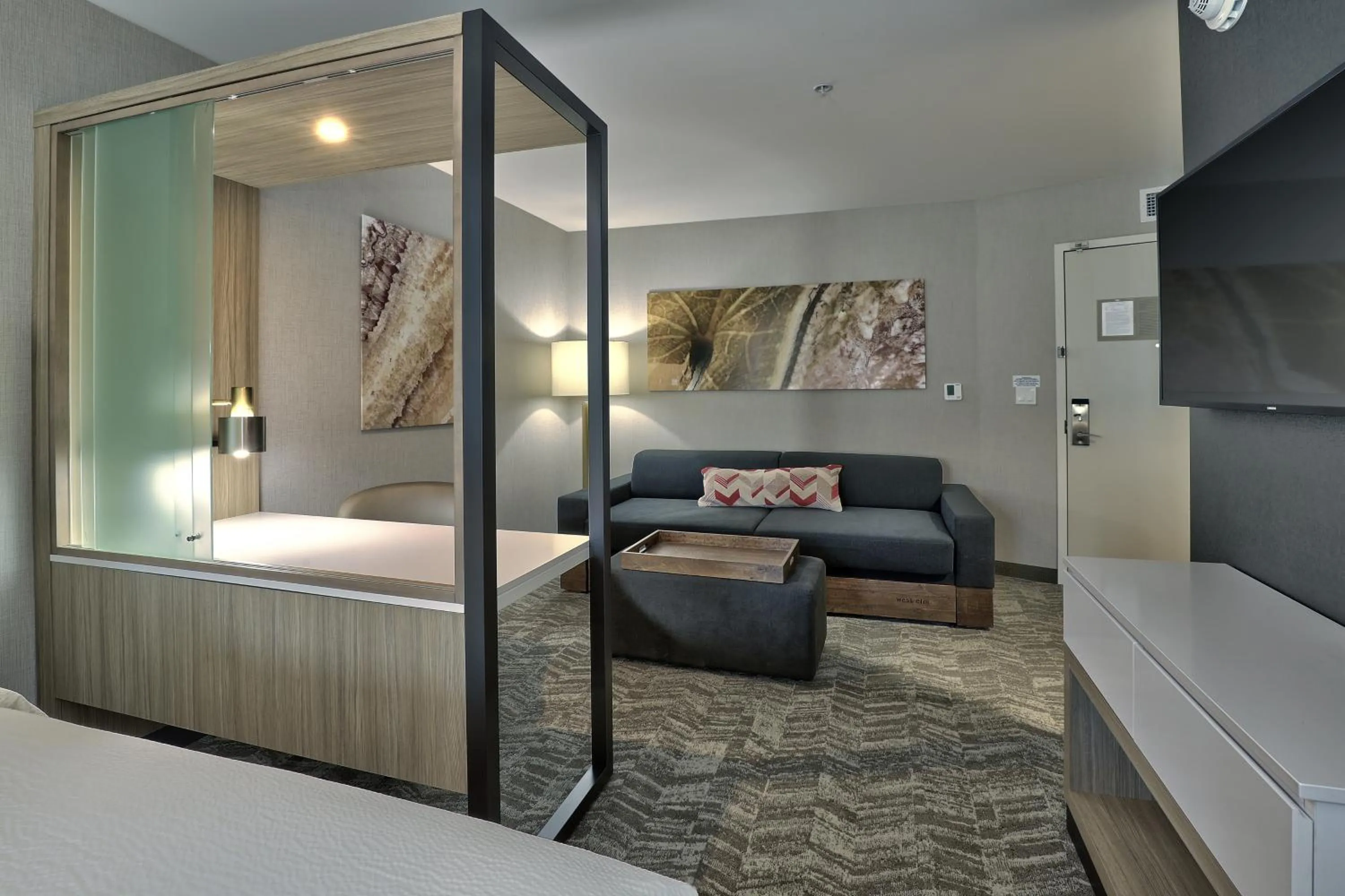 Seating area, Bed in SpringHill Suites Durango