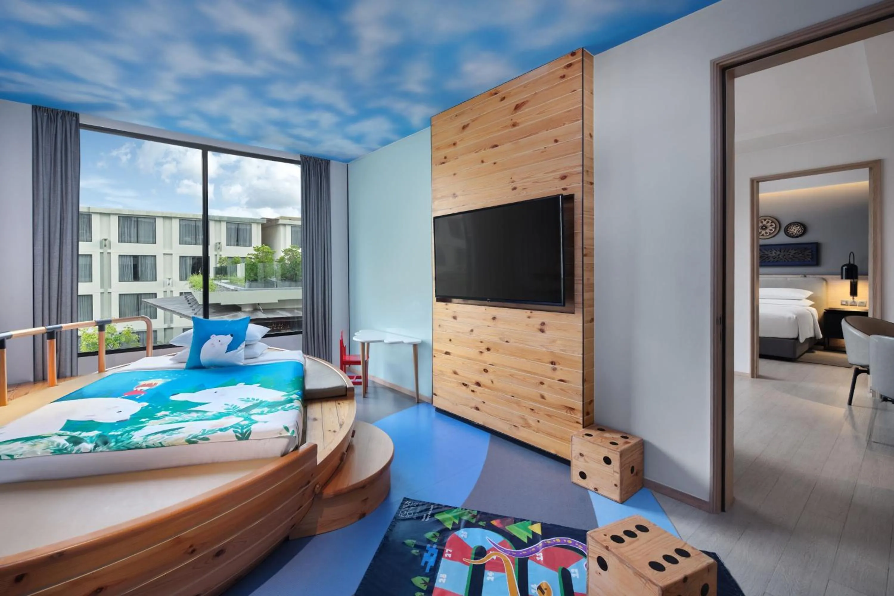 Photo of the whole room, Bed in Four Points by Sheraton Phuket Patong Beach Resort