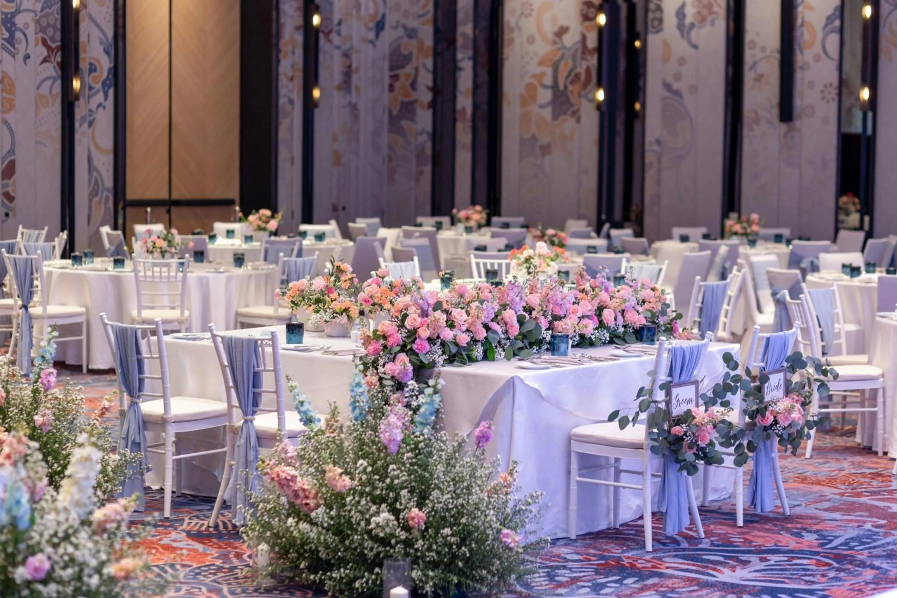 Lobby or reception in Four Points by Sheraton Phuket Patong Beach Resort