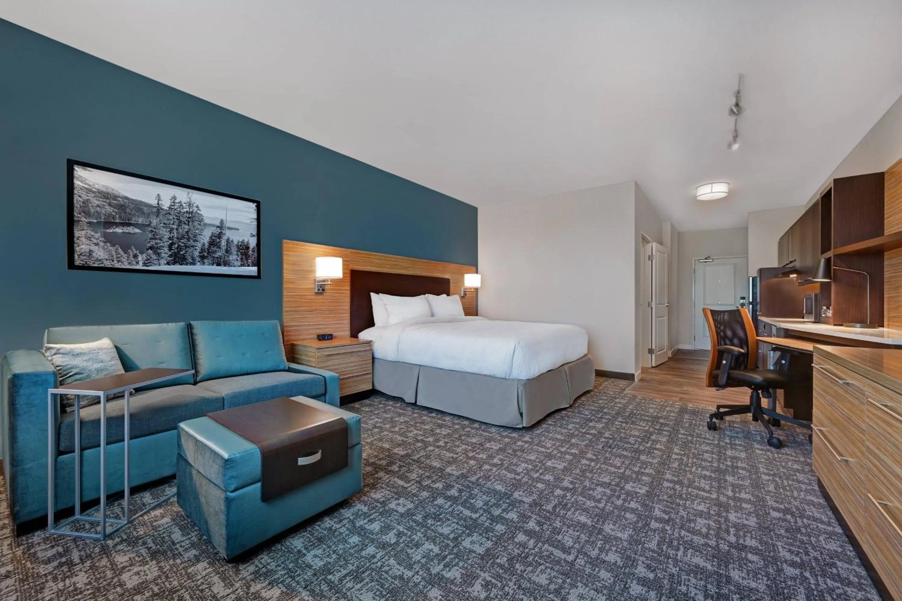 Photo of the whole room, Bed in TownePlace Suites Sacramento Airport Natomas