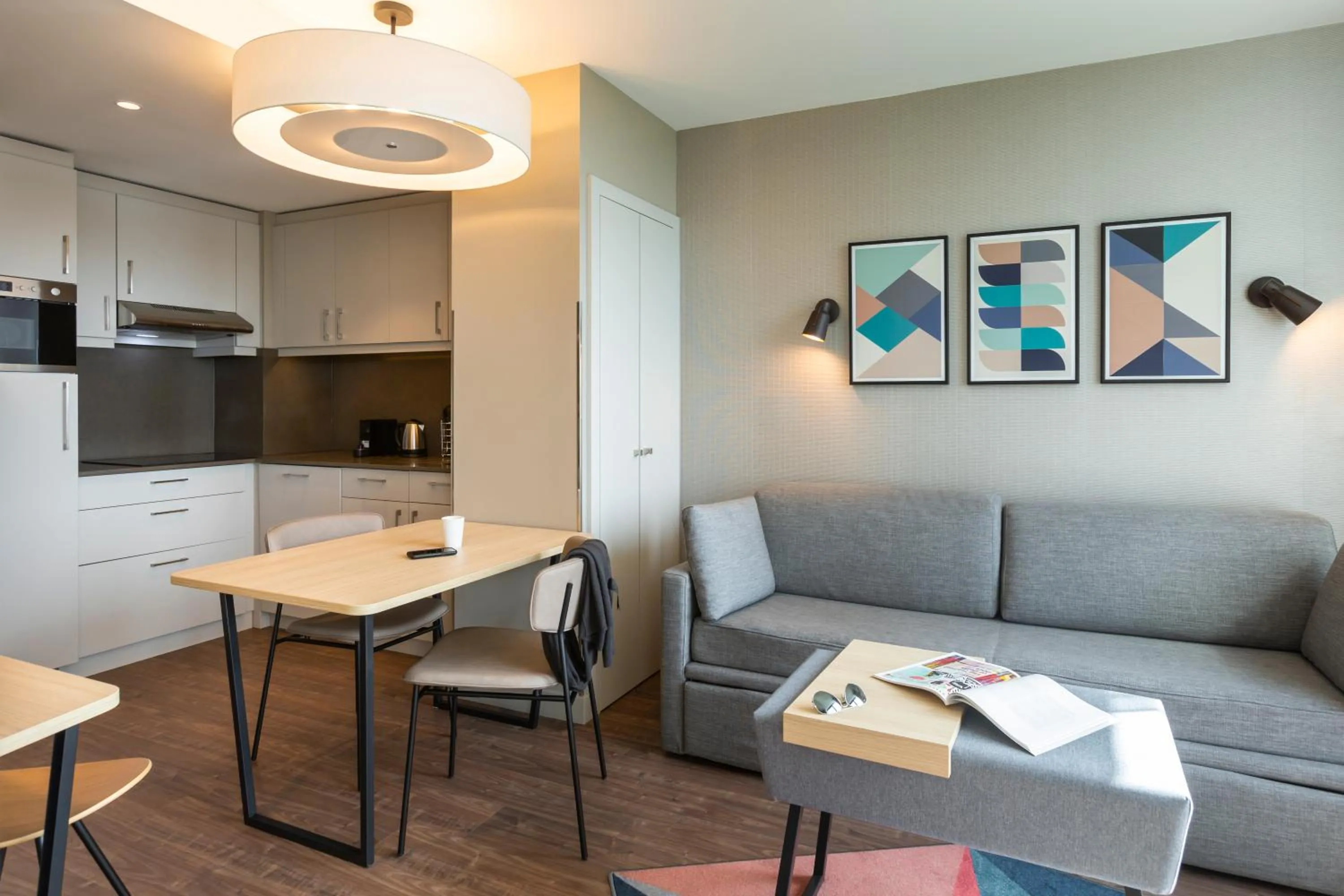 Kitchen or kitchenette in Aparthotel Adagio London Stratford