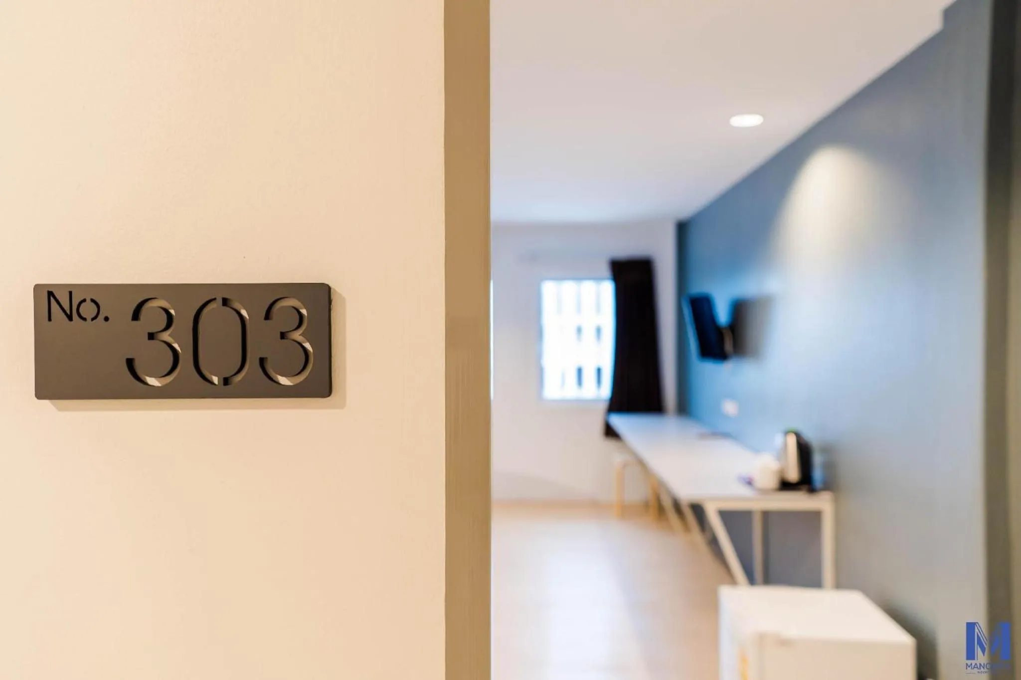 TV and multimedia in Manonta Budget Hotel