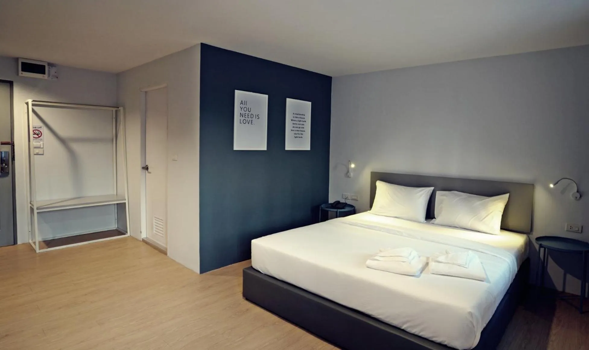 Bedroom, Bed in Manonta Budget Hotel