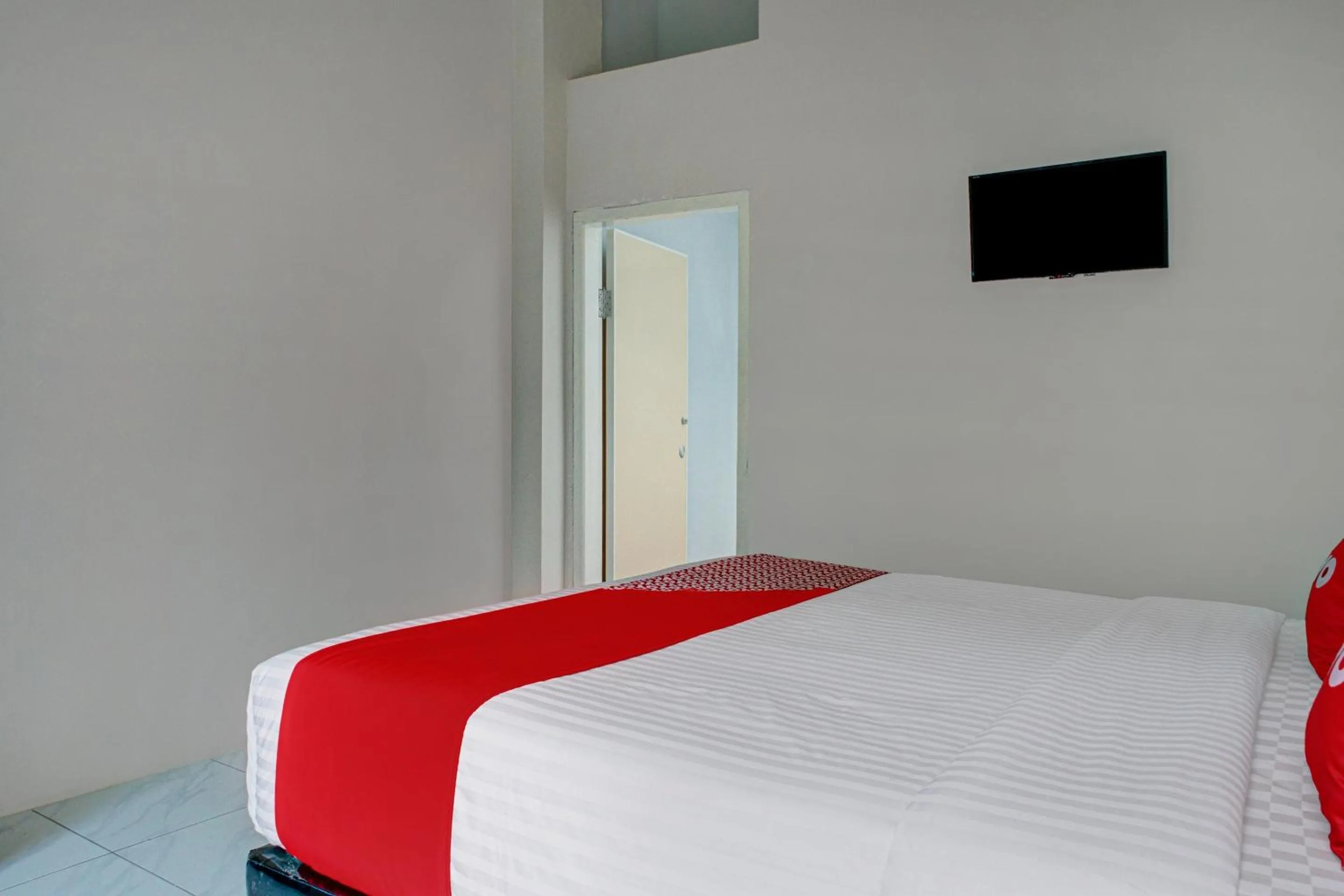 Bedroom in OYO 3266 Alifah Residence Syariah