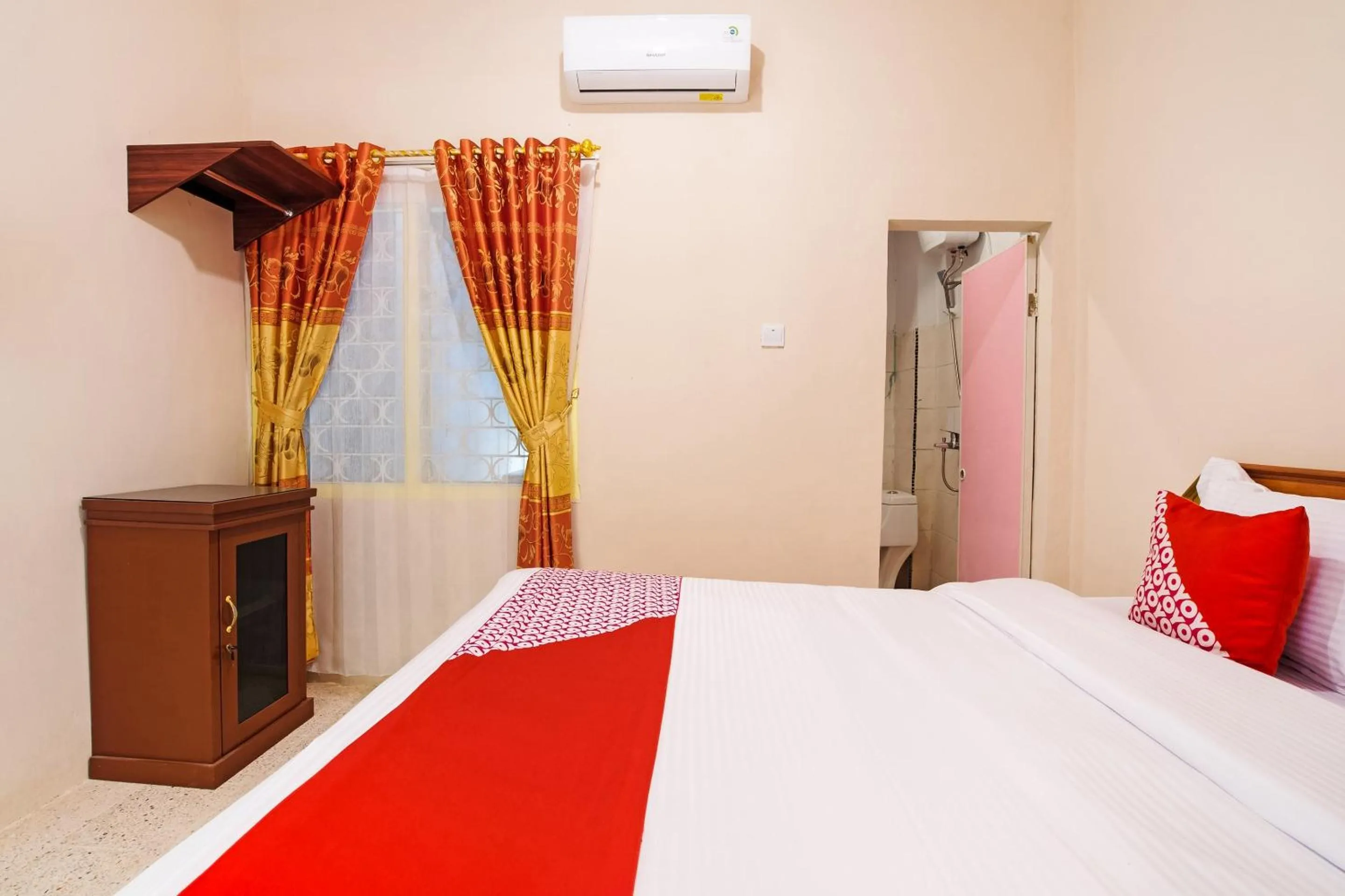 Bedroom, Bed in Hotel O Lansano Residence Syariah
