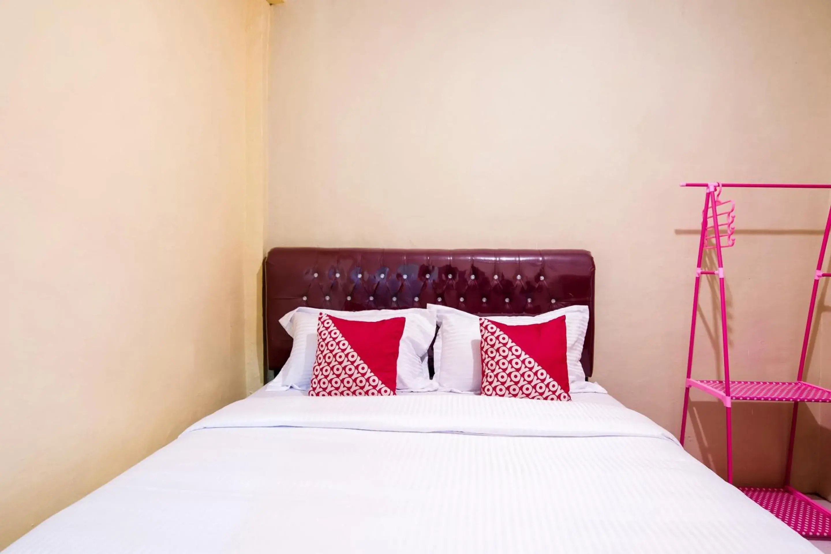 Standard Double Room in Hotel O Lansano Residence Syariah Standard Double Room in Hotel O Lansano Residence Syariah