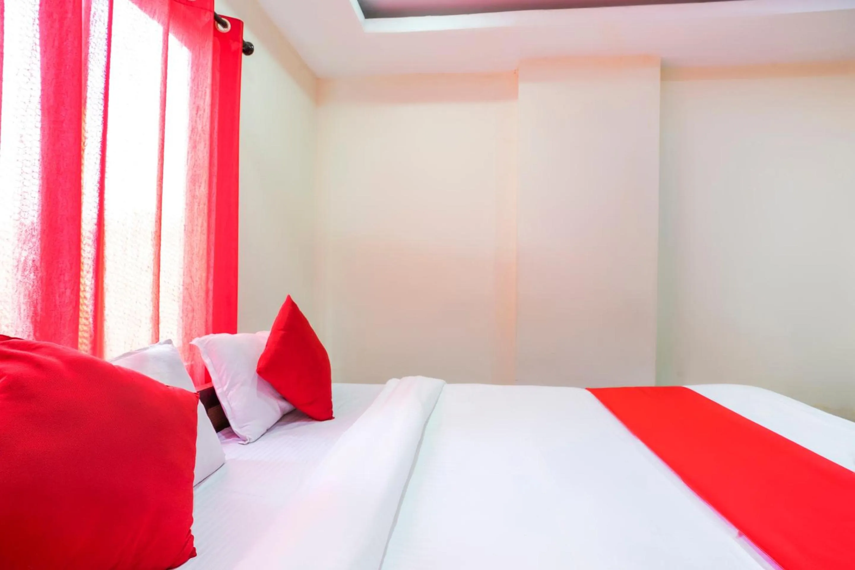 Bedroom, Bed in SPOT ON Hotel Hyderabad Continental